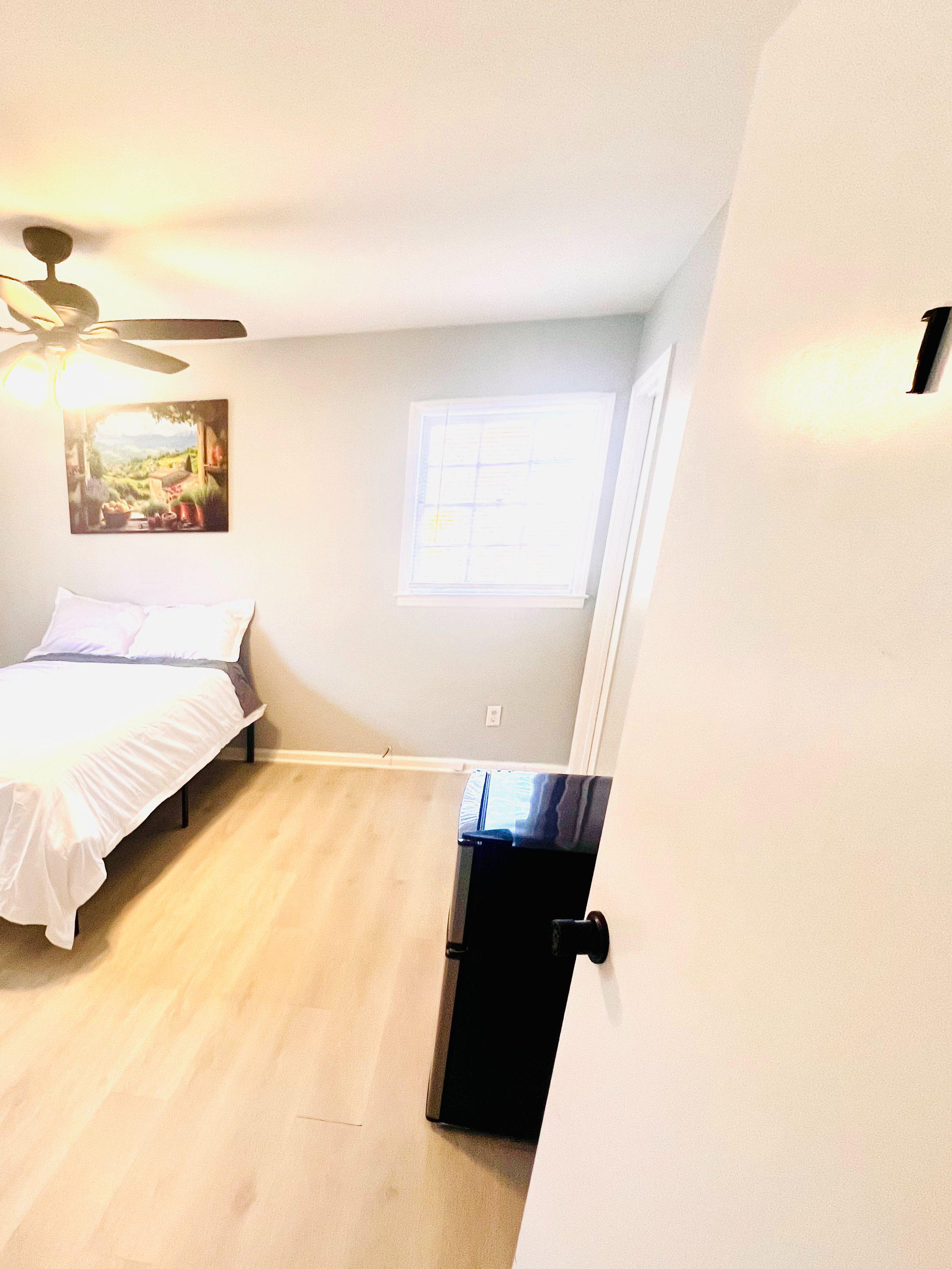 Room for Rent - Idlewild Farms Home  Minutes from Idlewild Crossing and Uptown  Renovated with Kitchen and Two Living Rooms