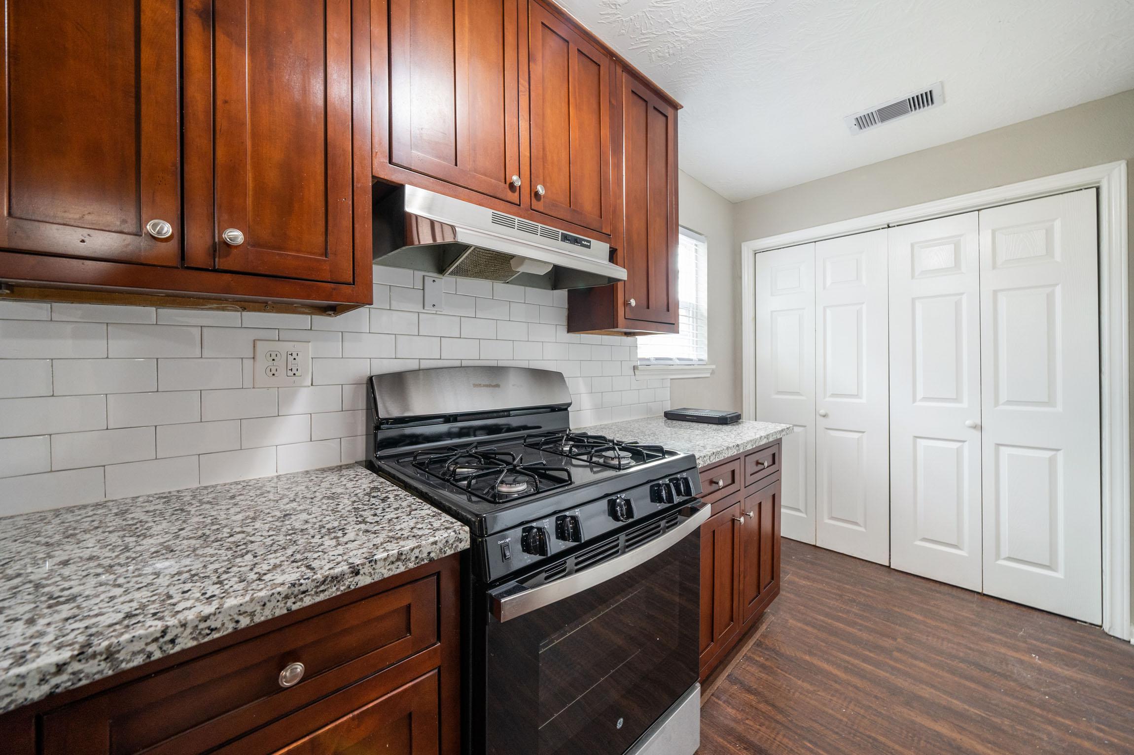 🏡 Modern & beautifully renovated home In Houston fully furnished rooms ...