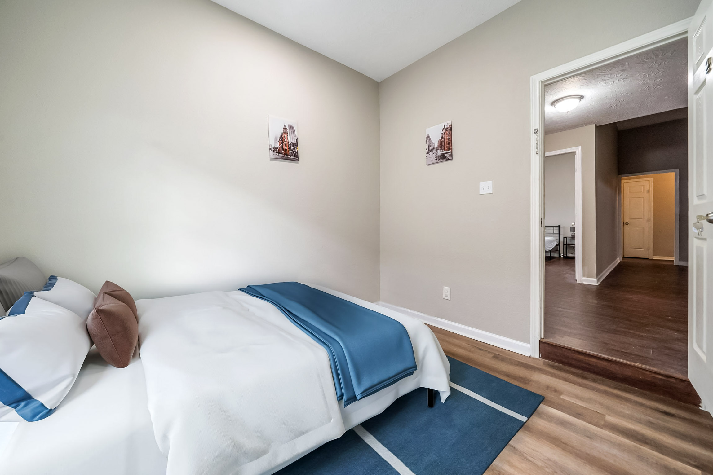 Room for Rent - Modern & beautifully renovated home In Houston  fully furnished rooms, TV lounge , backyard , and dual occupancy allowed ‍!