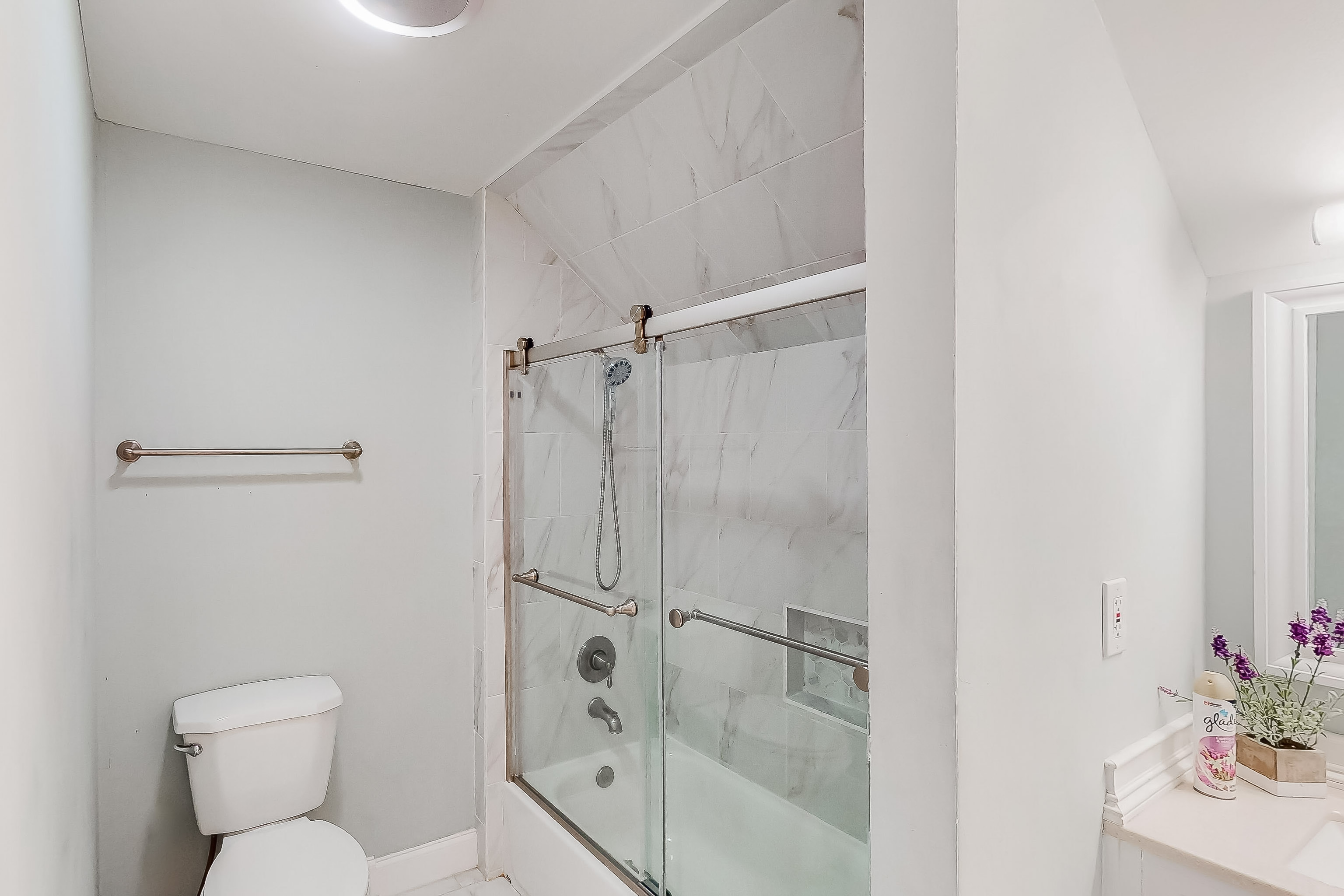 Live in Hills PadSplit