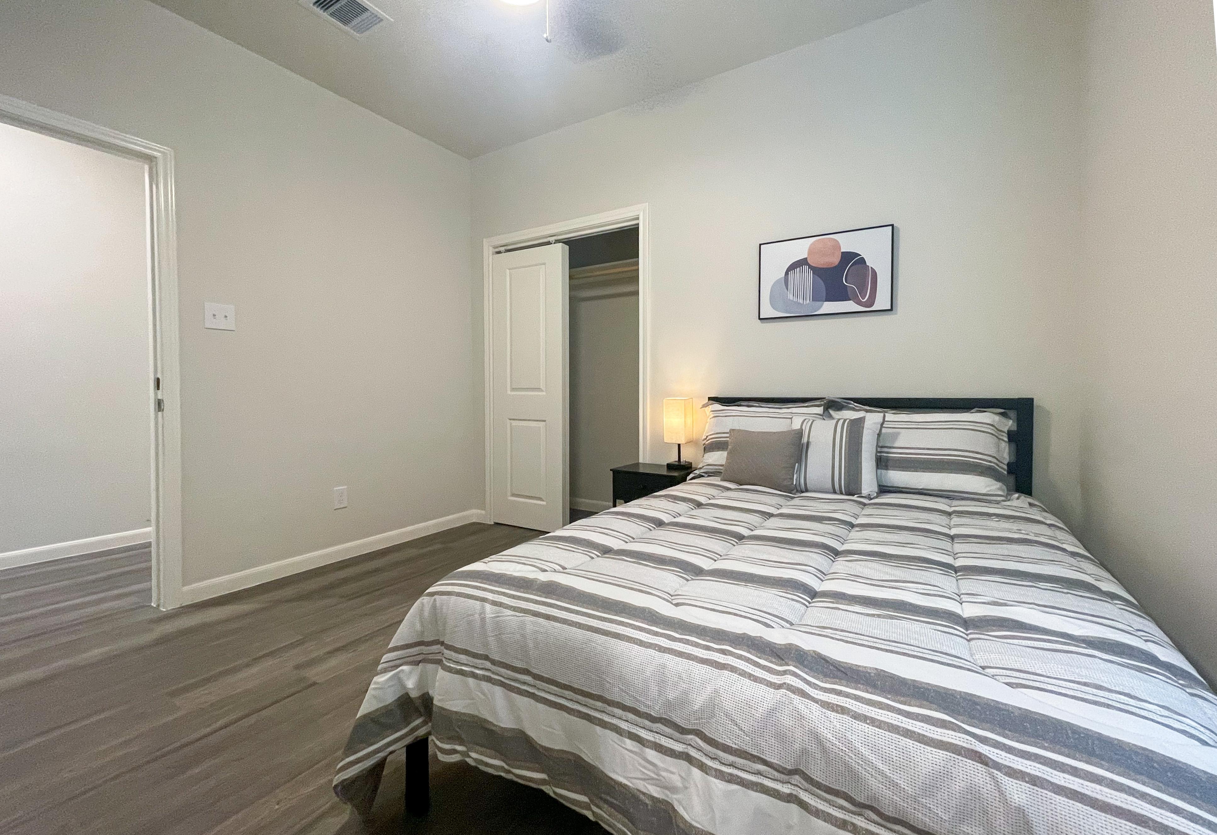 Room for Rent - Private Bathroom & Shower in Every Room - Newly-Built Houston Home