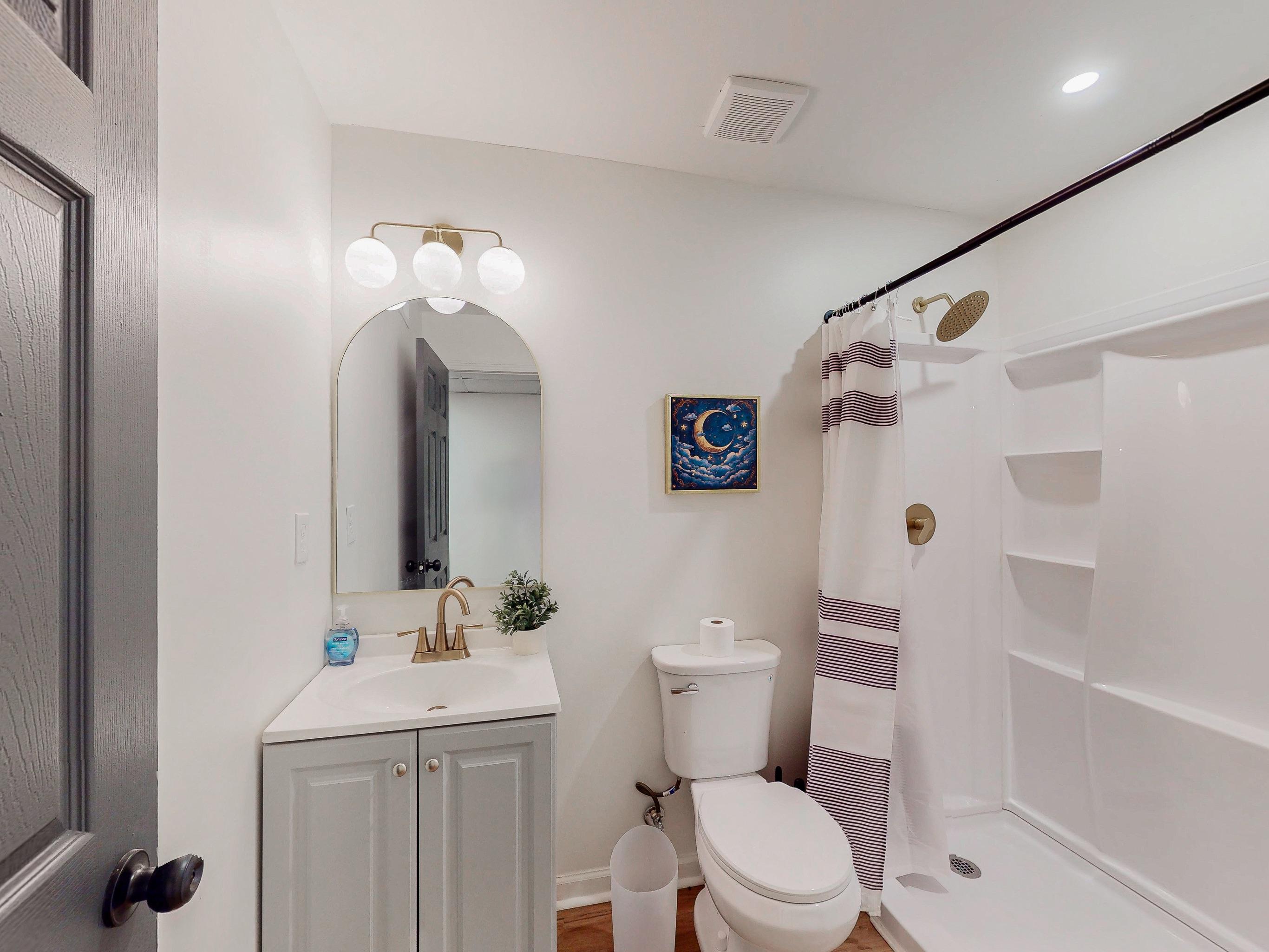Furnished room for rent in Decatur — Indigo photo 9