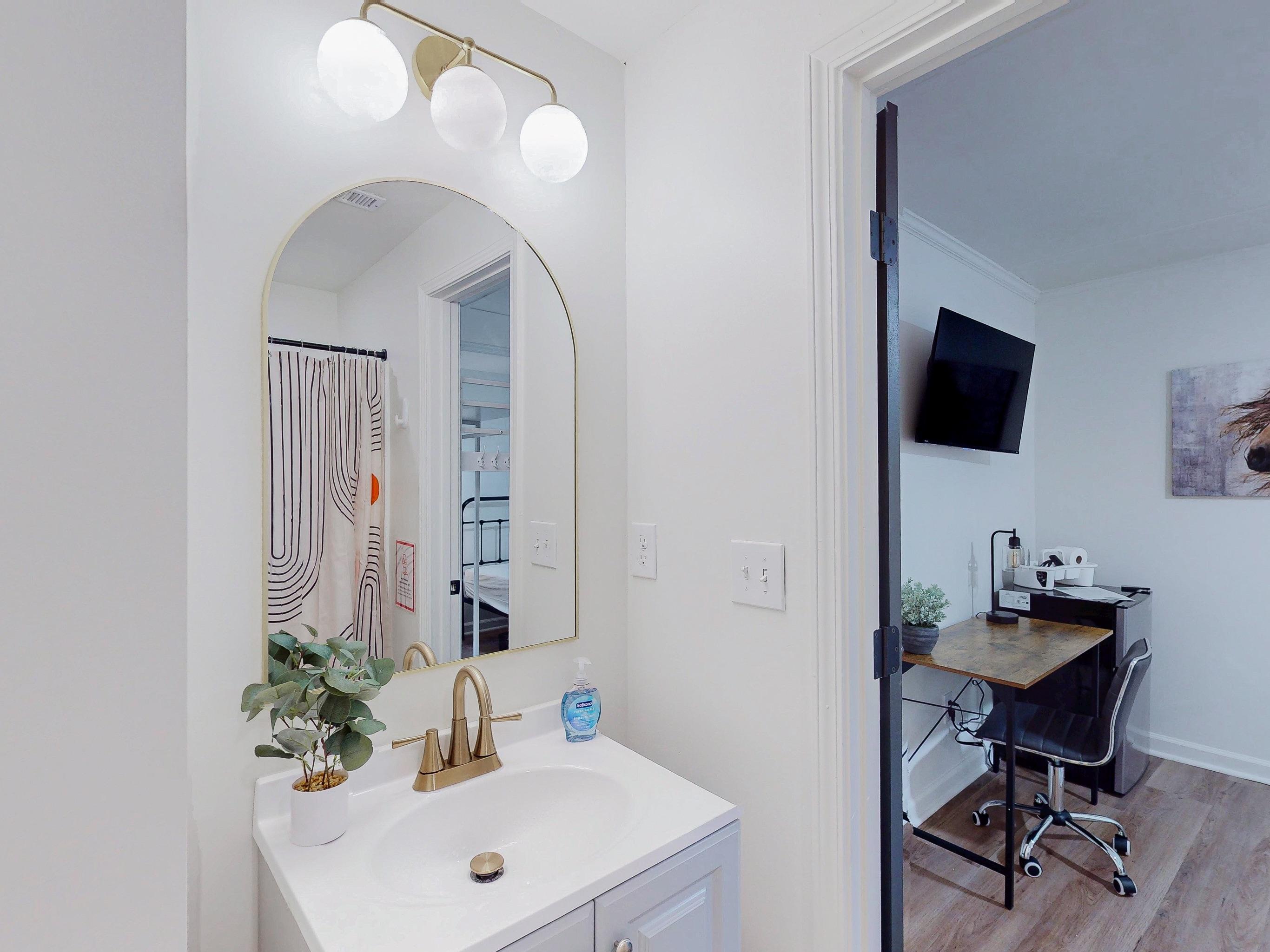 Furnished room for rent in Decatur — Indigo photo 17