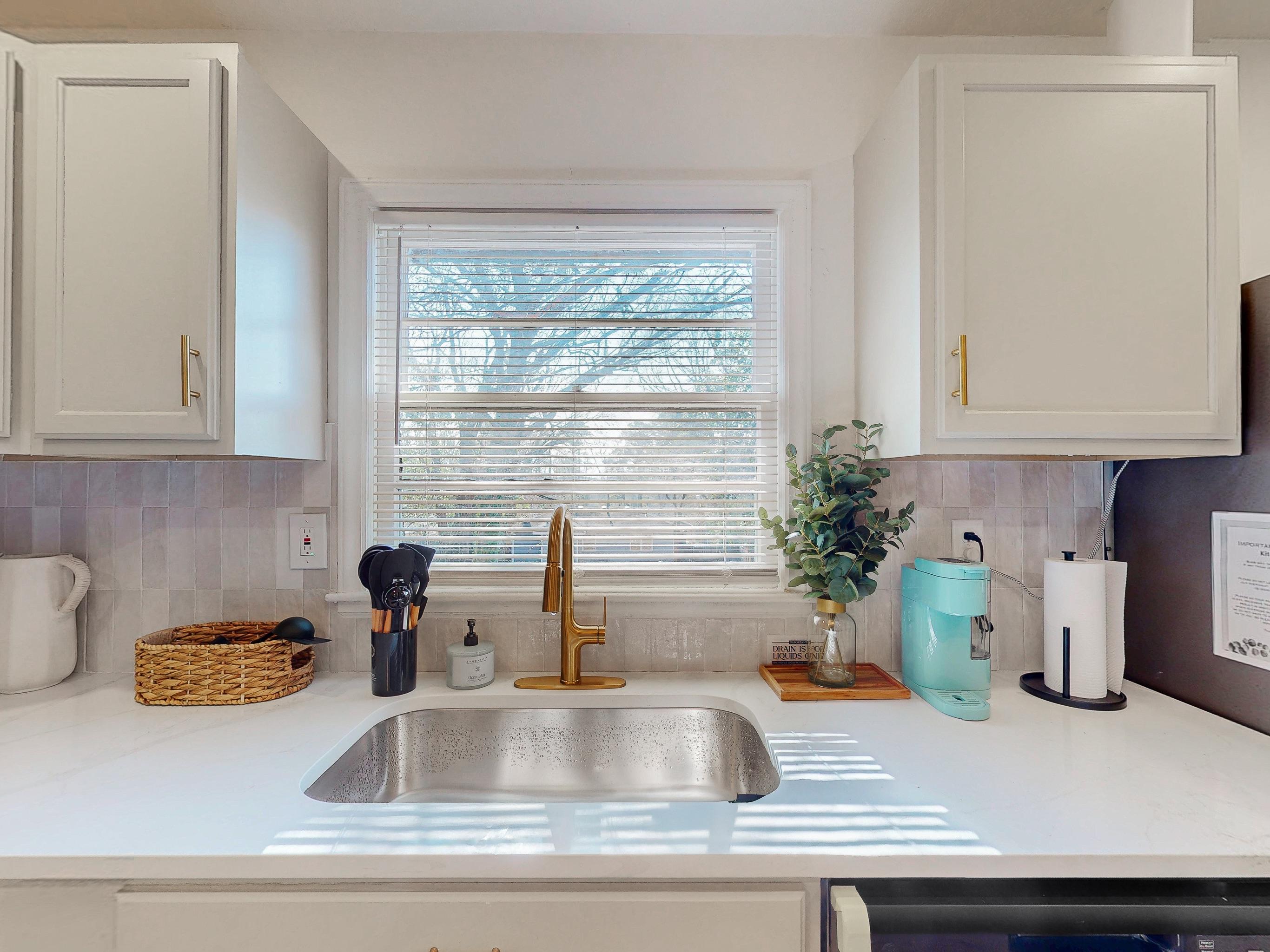 Furnished room for rent in Decatur — Indigo photo 3