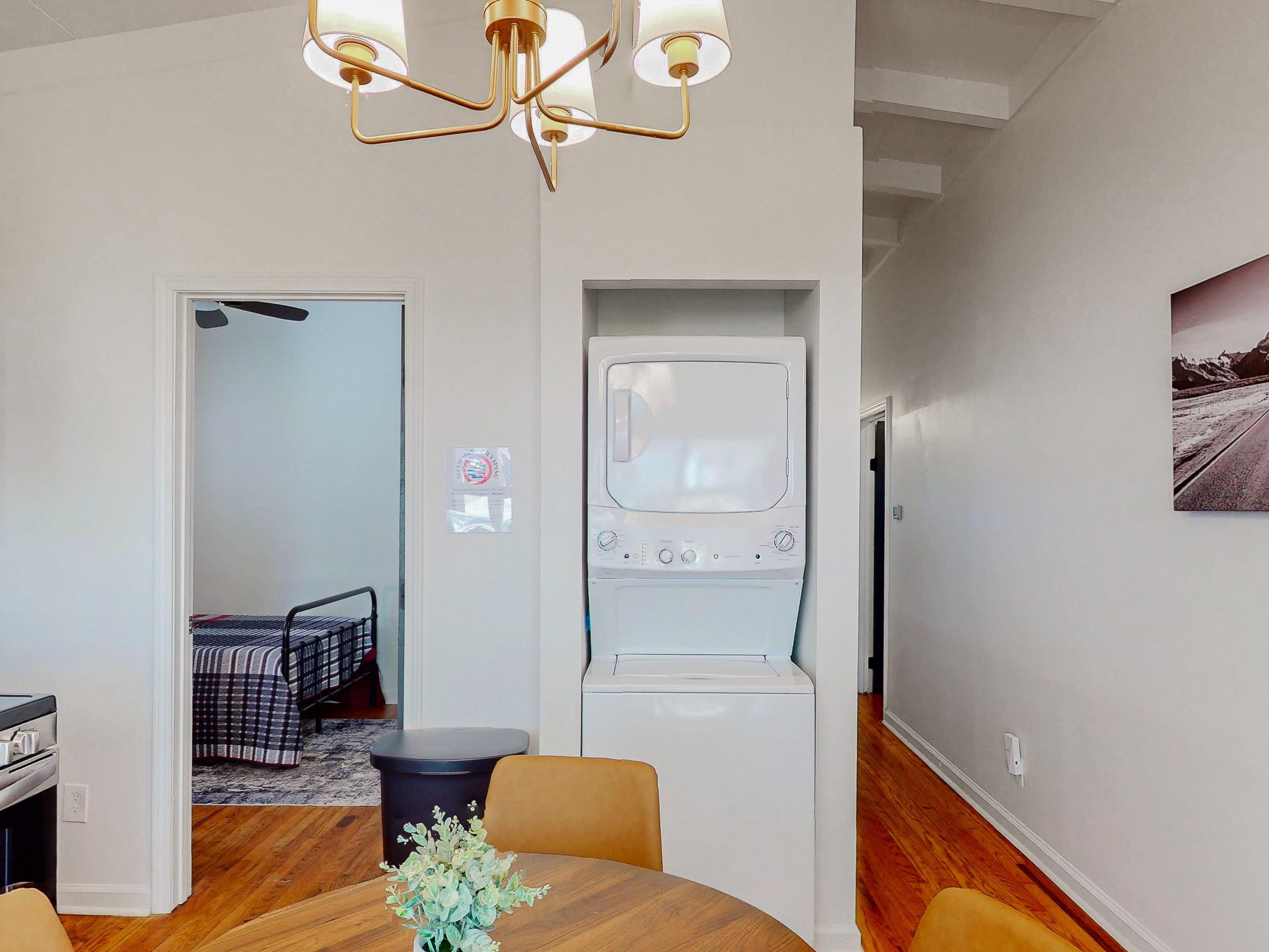 Furnished room for rent in Decatur — Redbud photo 16