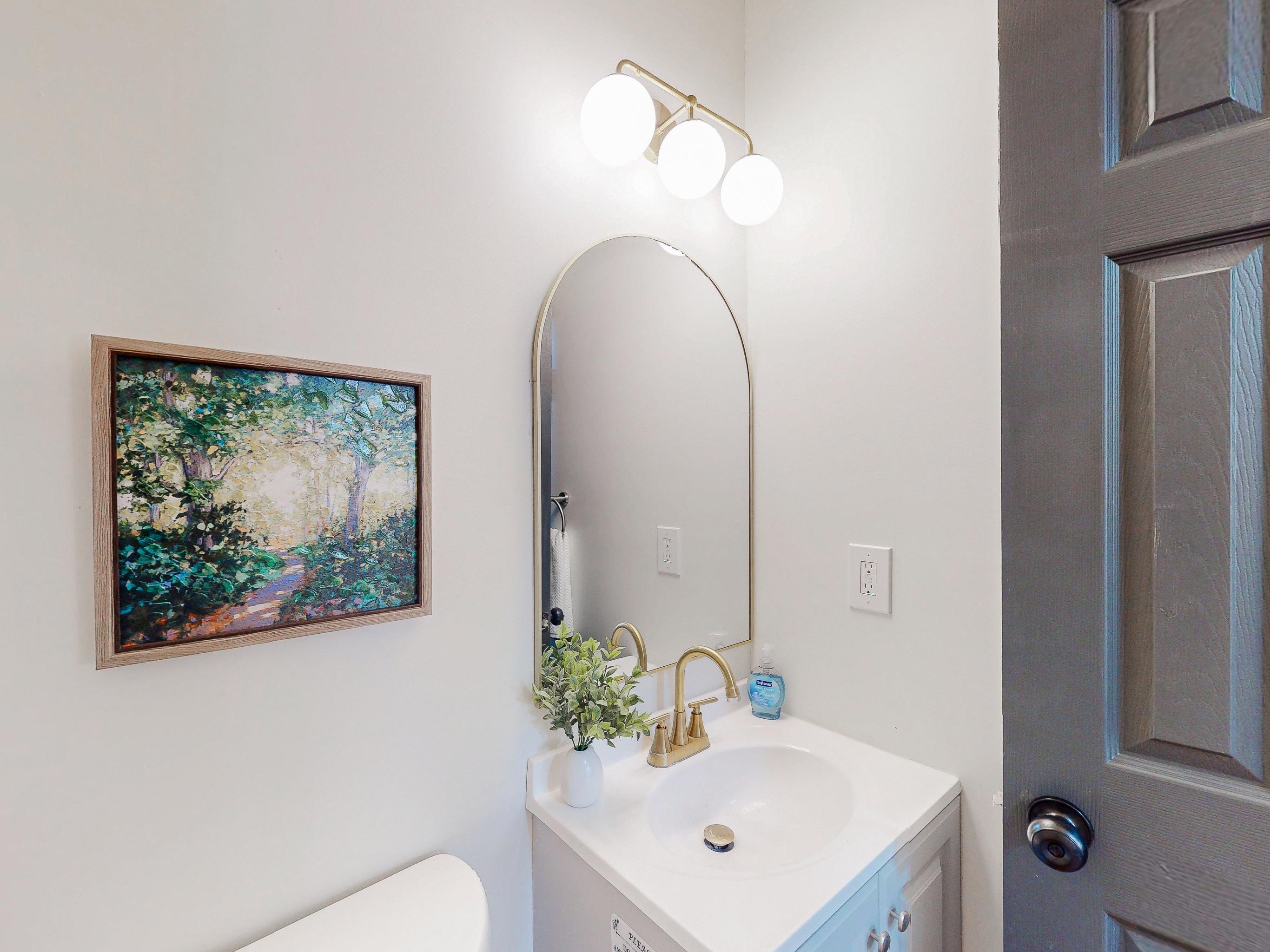 Furnished room for rent in Decatur — Redbud photo 11