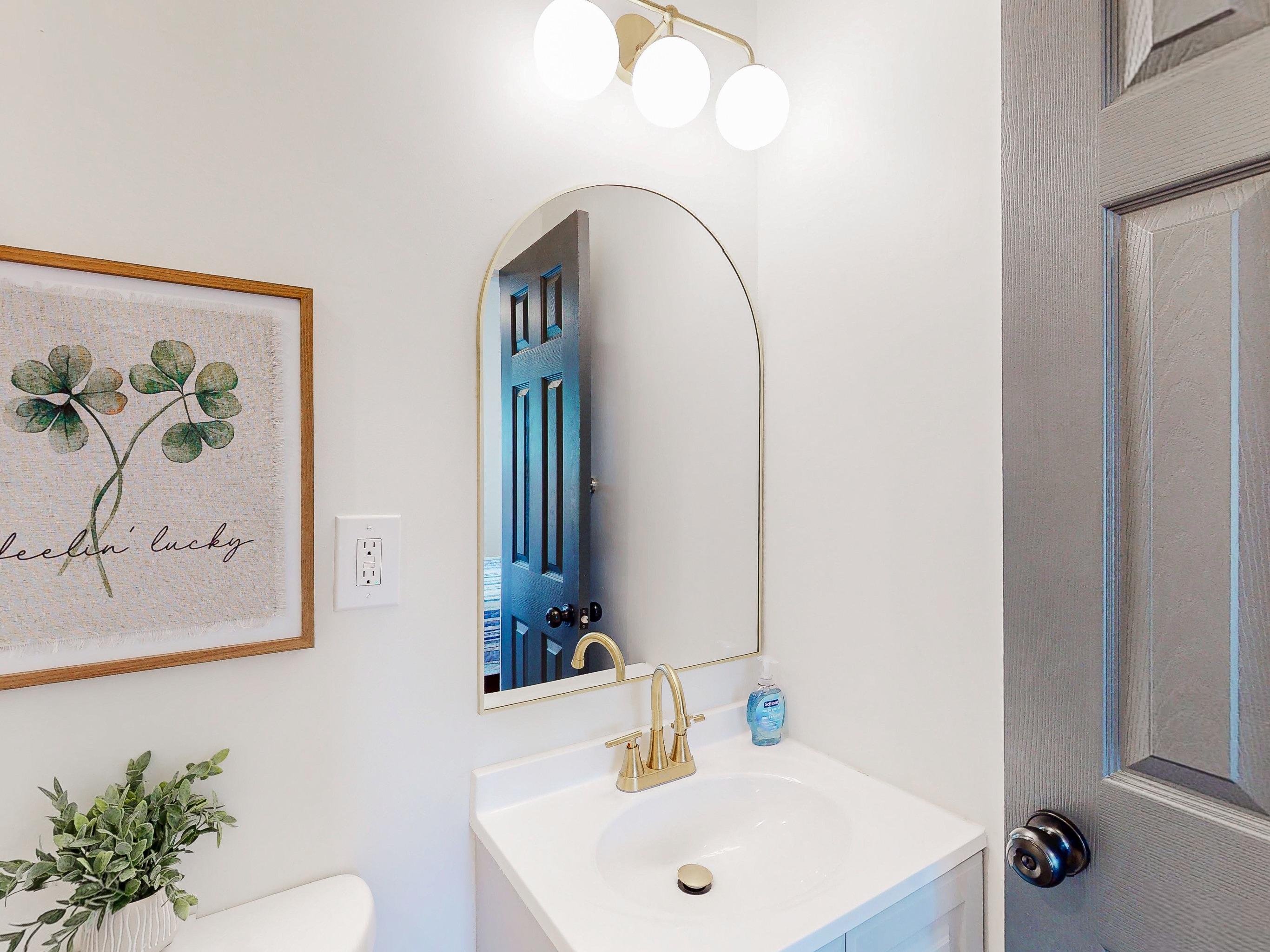 Furnished room for rent in Decatur — Redbud photo 14