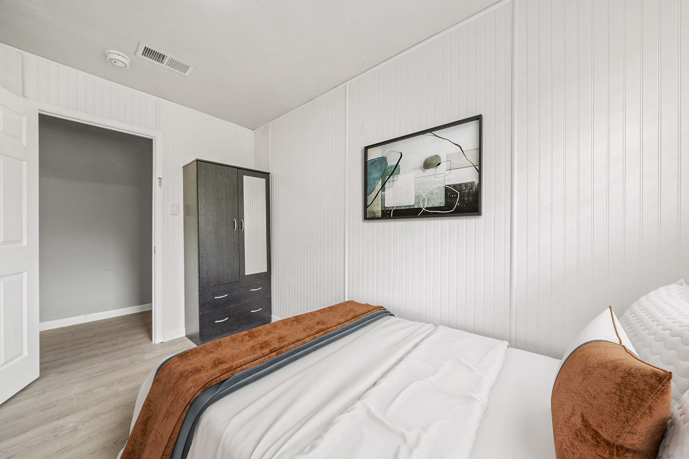 Room for Rent - Cozy & Peaceful Baytown Home | Fully Furnished, Secure, and Comfortable | Free Wi-Fi , Monthly Cleanings , and Convenient Location