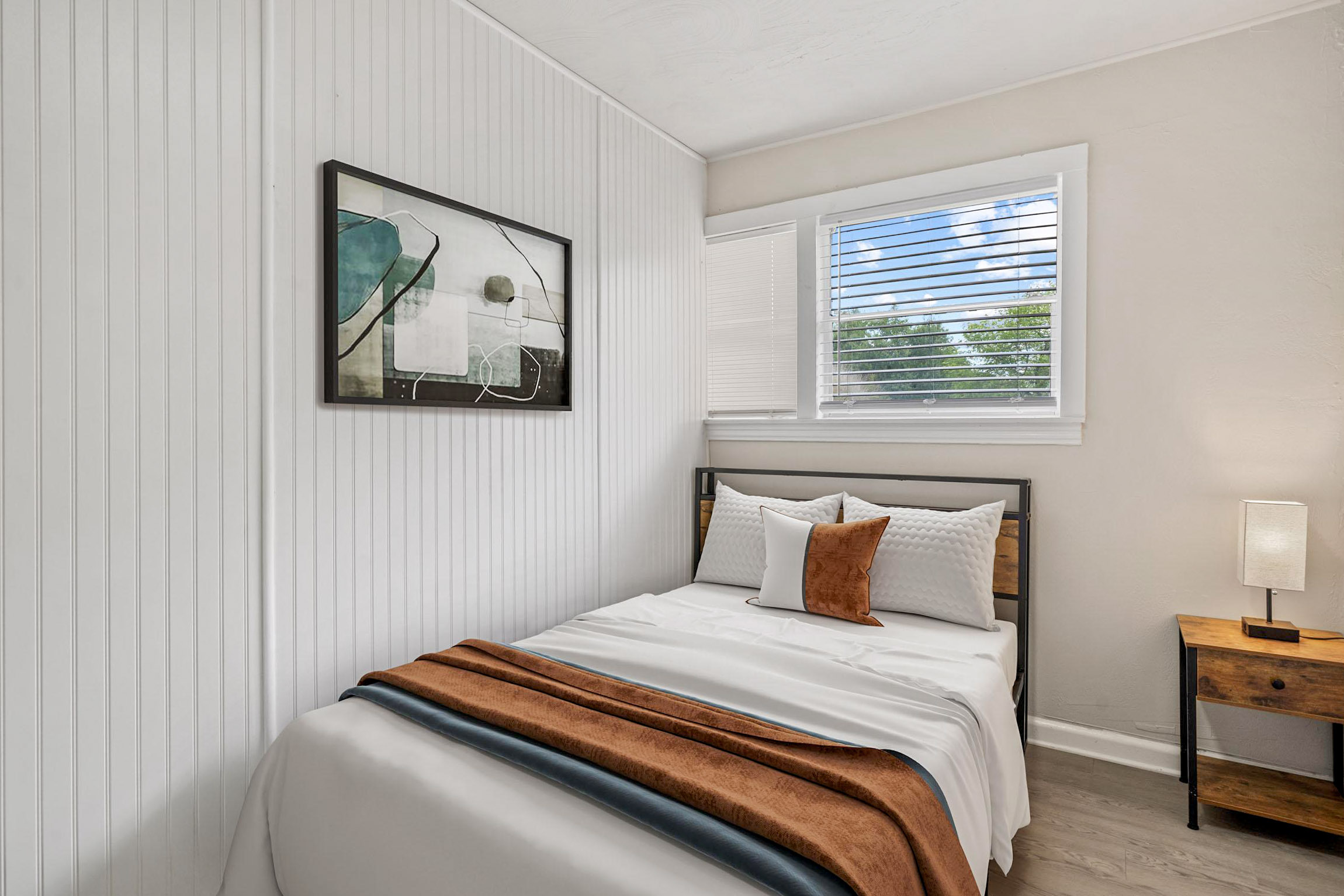 Room for Rent - Cozy & Peaceful Baytown Home | Fully Furnished, Secure, and Comfortable | Free Wi-Fi , Monthly Cleanings , and Convenient Location