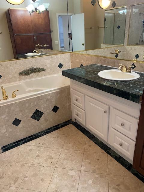 Room for Rent - Large Beautiful Casselberry House with Ethernet Connections to Every Room!!