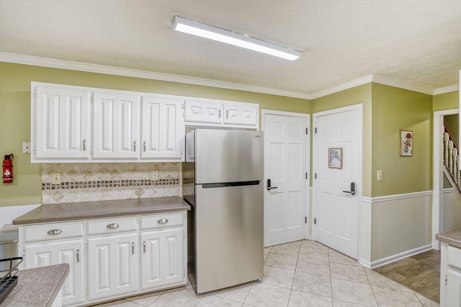 Furnished room for rent in Lake Commons CT, Atlanta — Meadow photo 10