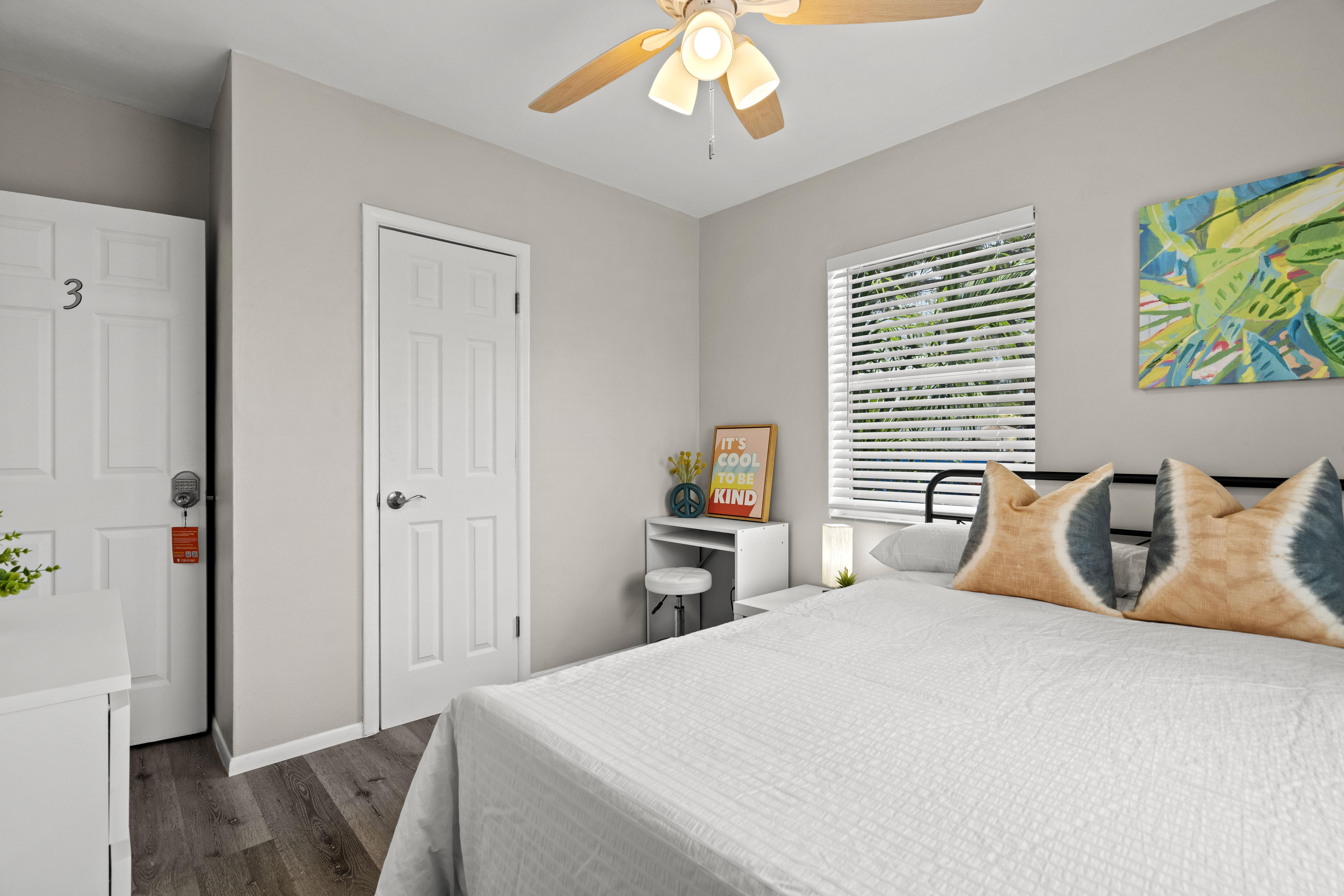 Room for Rent - Beautiful  & newly-renovated Clearwater   with Backyard