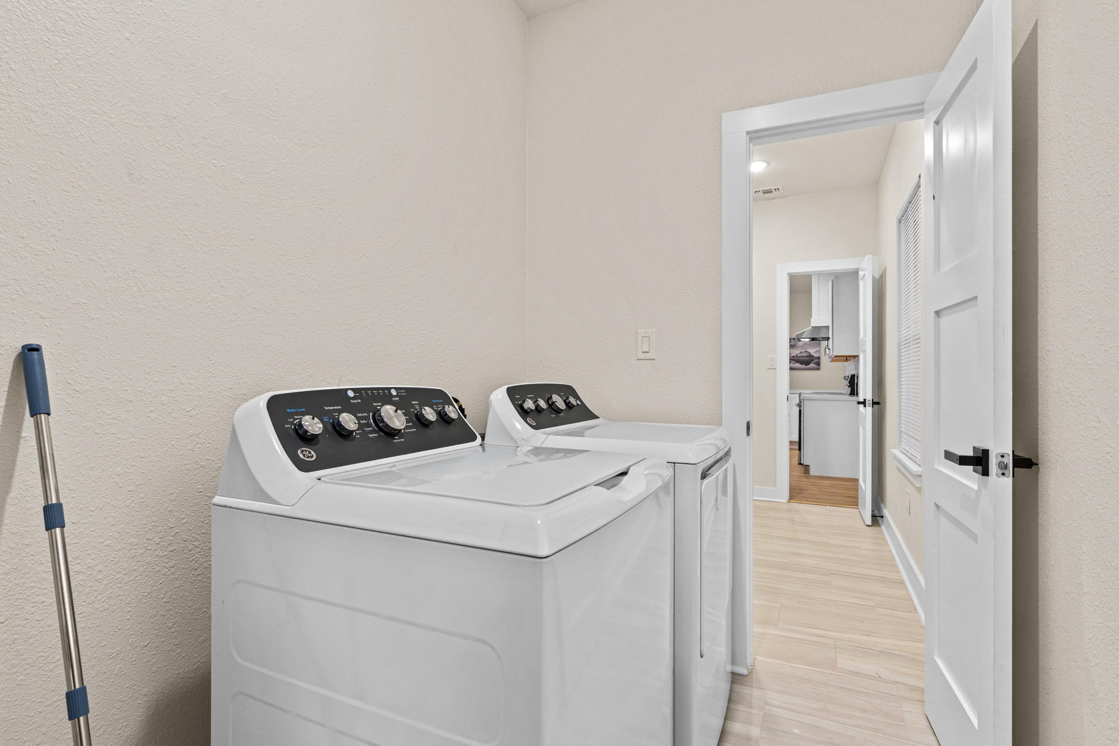 Furnished room for rent in Lone Star — Lantana photo 8