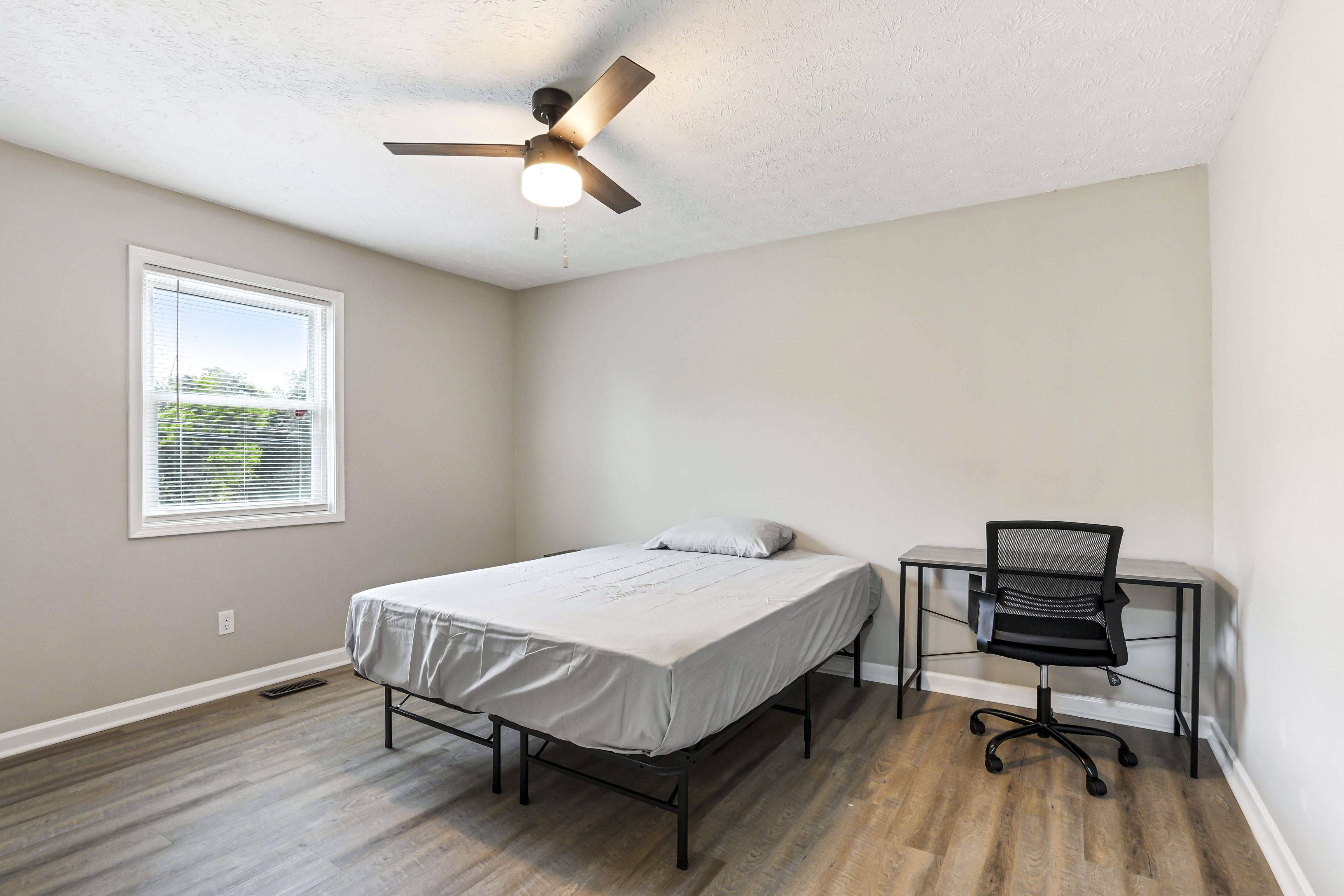 Room for Rent - Cozy Douglasville House with modern finishes. Newly-renovated & comfortable.