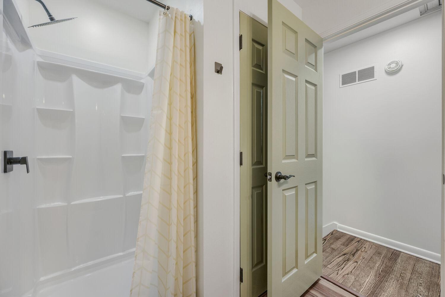 Furnished room for rent in McAfee, Atlanta — Mora photo 12