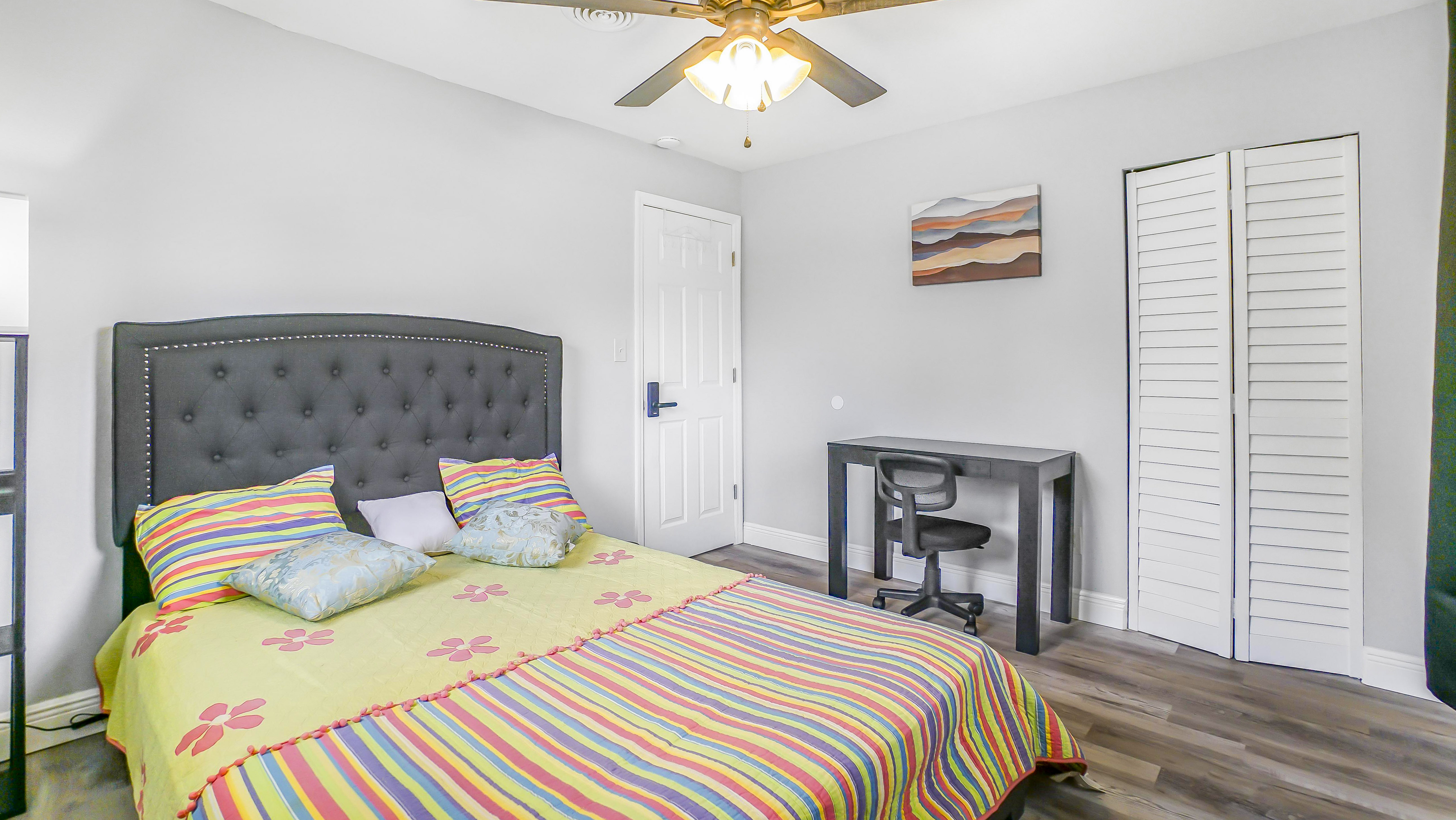 Room for Rent - Modern & newly-renovated Orlando House with Large Backyard!