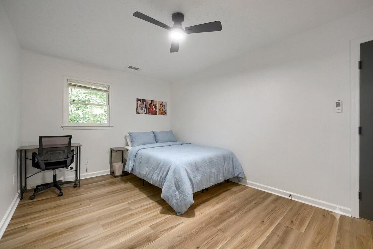 Furnished room for rent in Baker Hills, Atlanta — Willow photo 7
