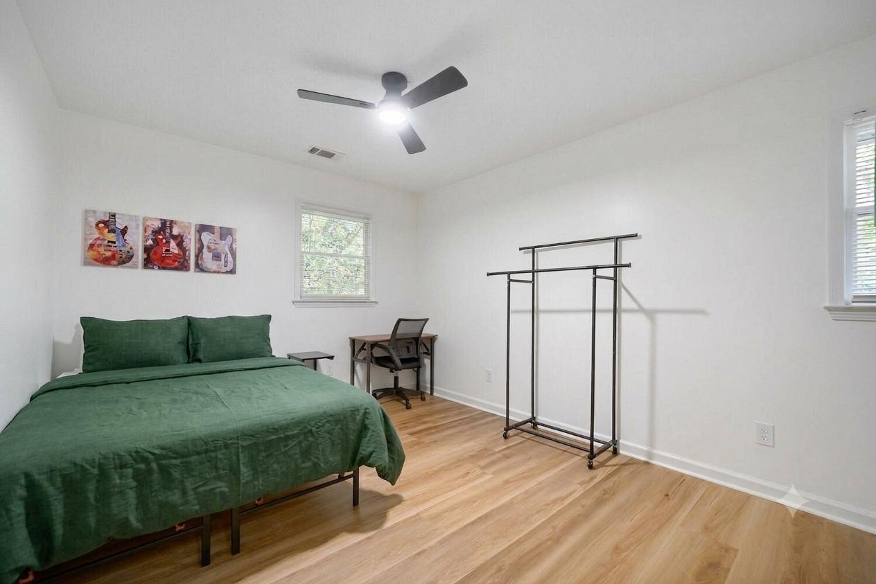 Furnished room for rent in Baker Hills, Atlanta — Willow photo 16