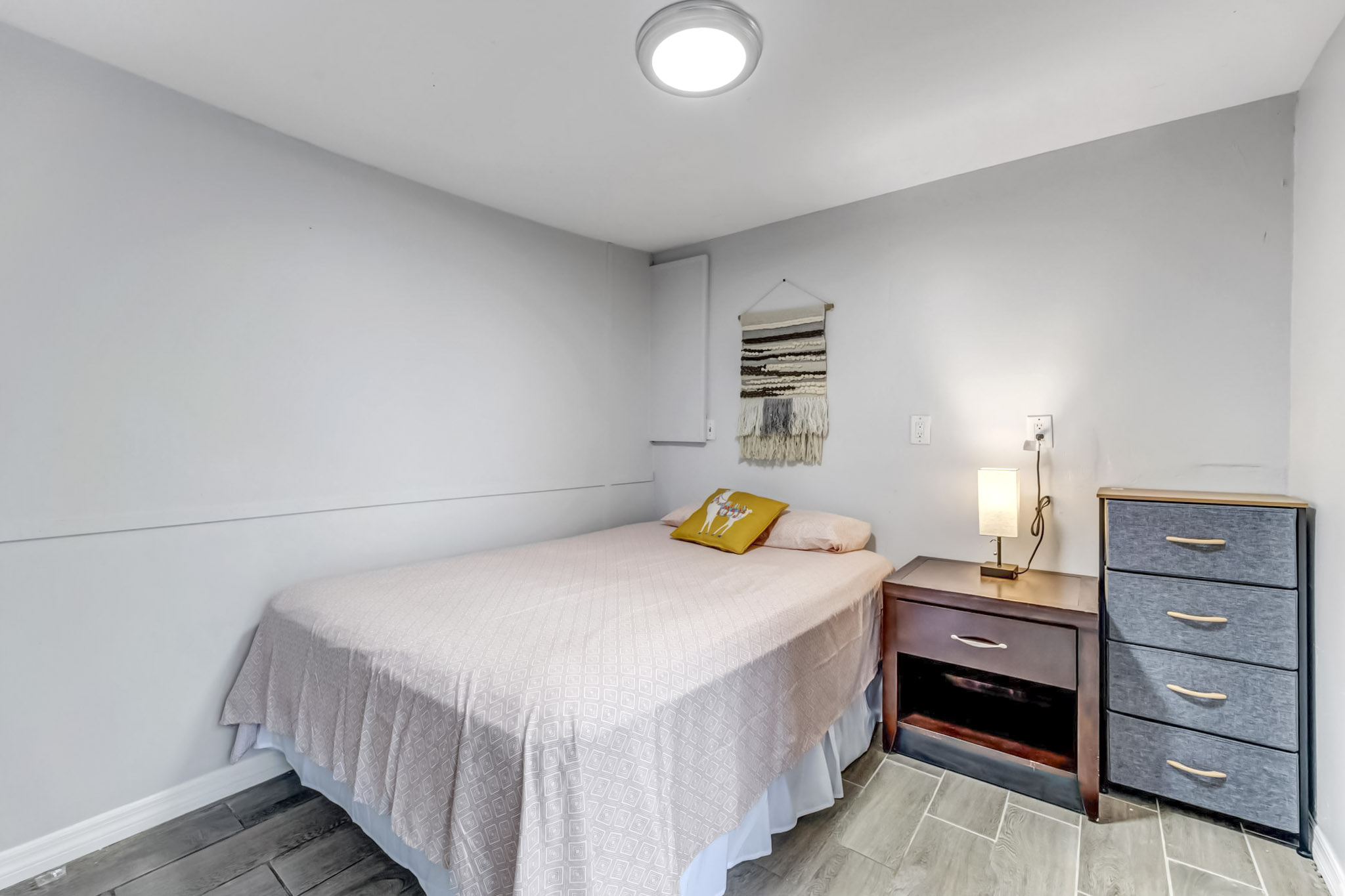 Room for Rent - Comfortable & homey Orange Park House with Dining area and Kitchen.