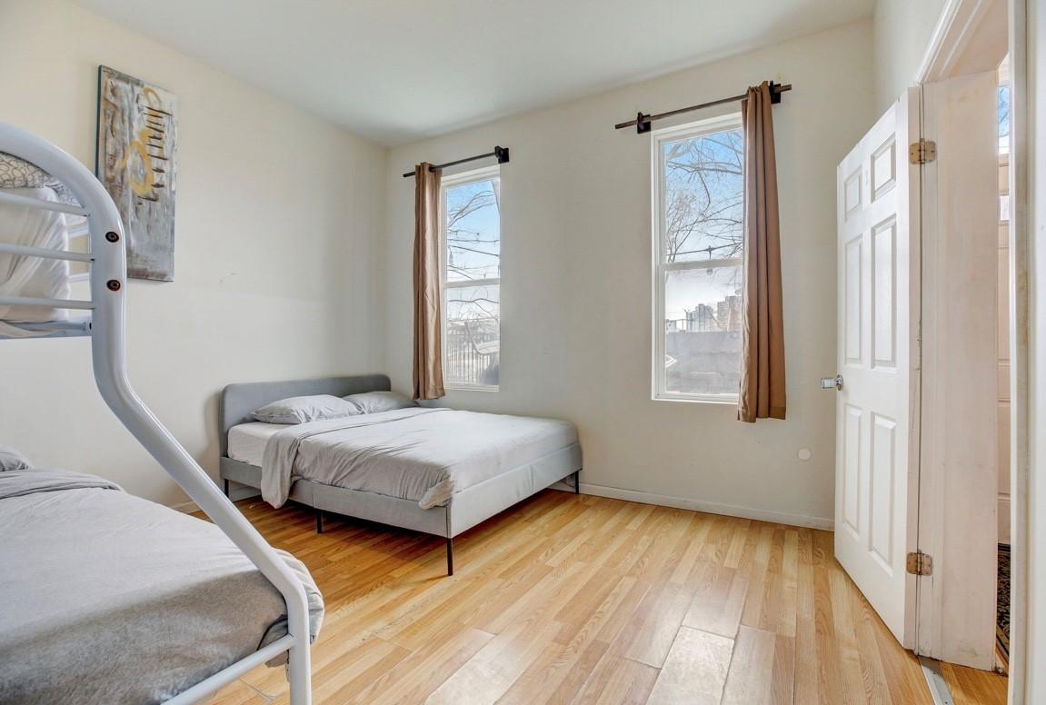 Room for Rent - Cozy & comfortable Chicago Apartment with Patio or porch