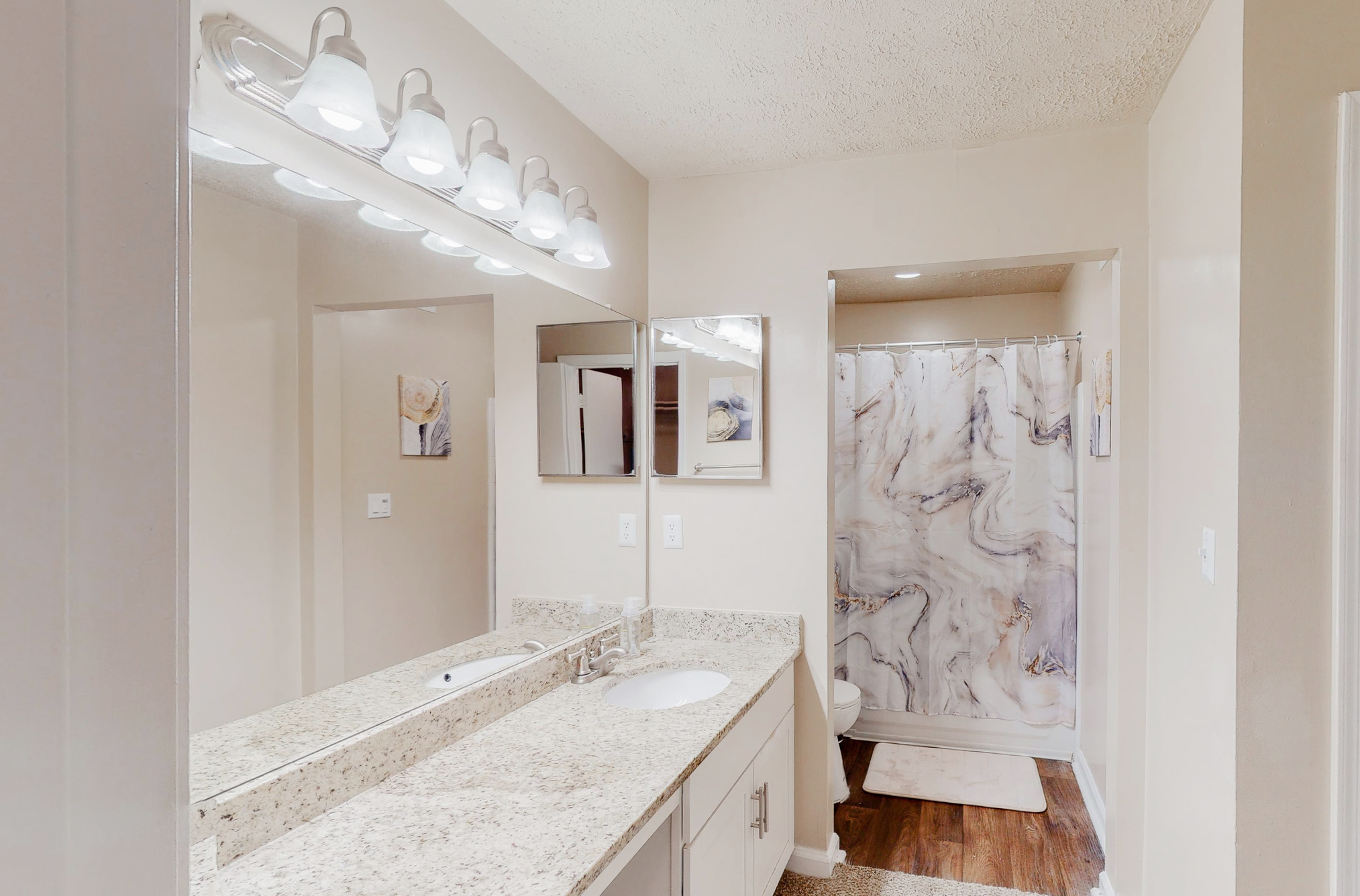 Room for Rent - Smyrna Home, a 8 minute walk to bus stop S Cobb Dr + Mill Pond Rd