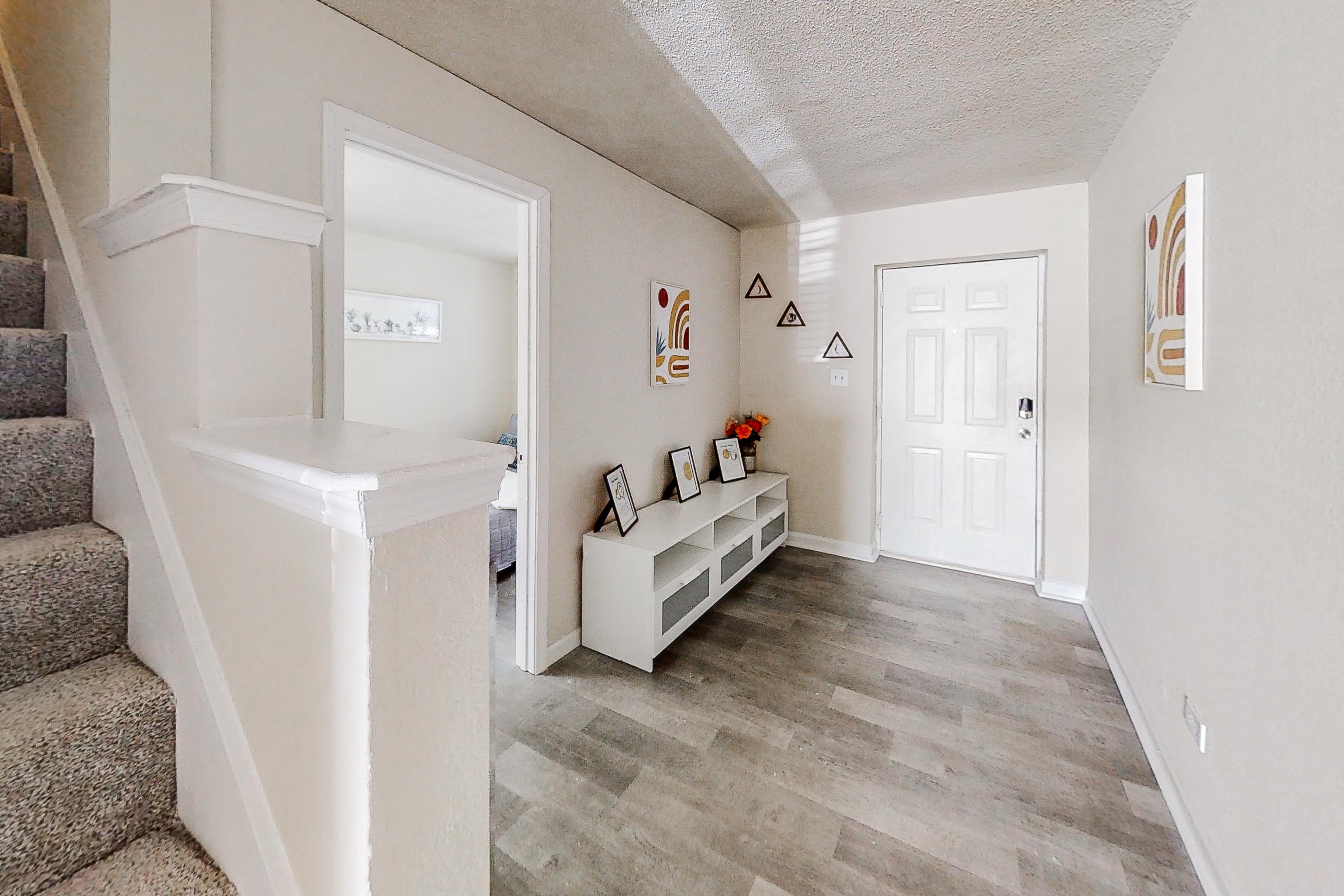 A closer look at Warm And Cozy Penthouse Apartments In Atlanta