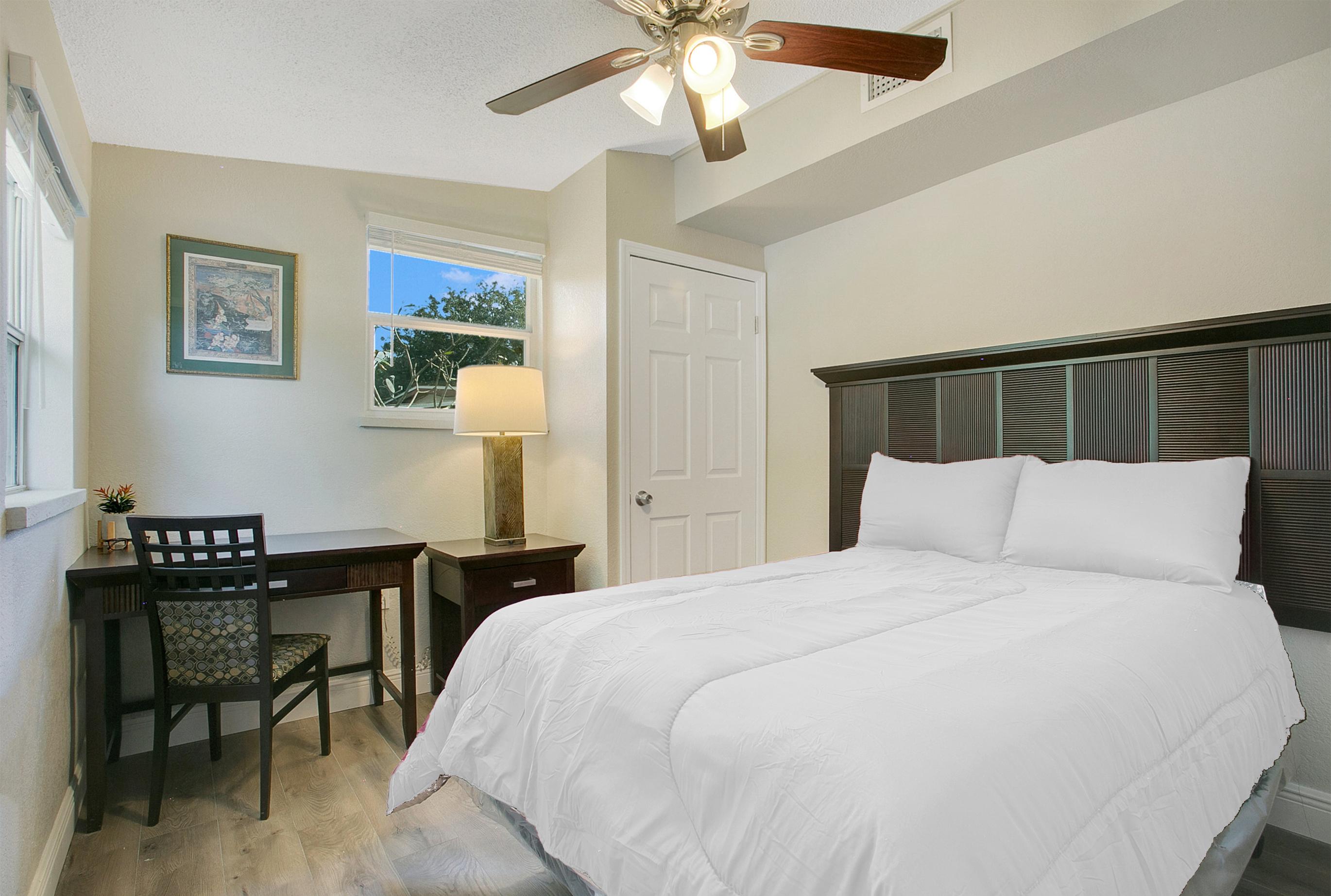 Room for Rent - Recently Remodeled!! Comfortable & Beautiful Orlando House, Amazing Host!