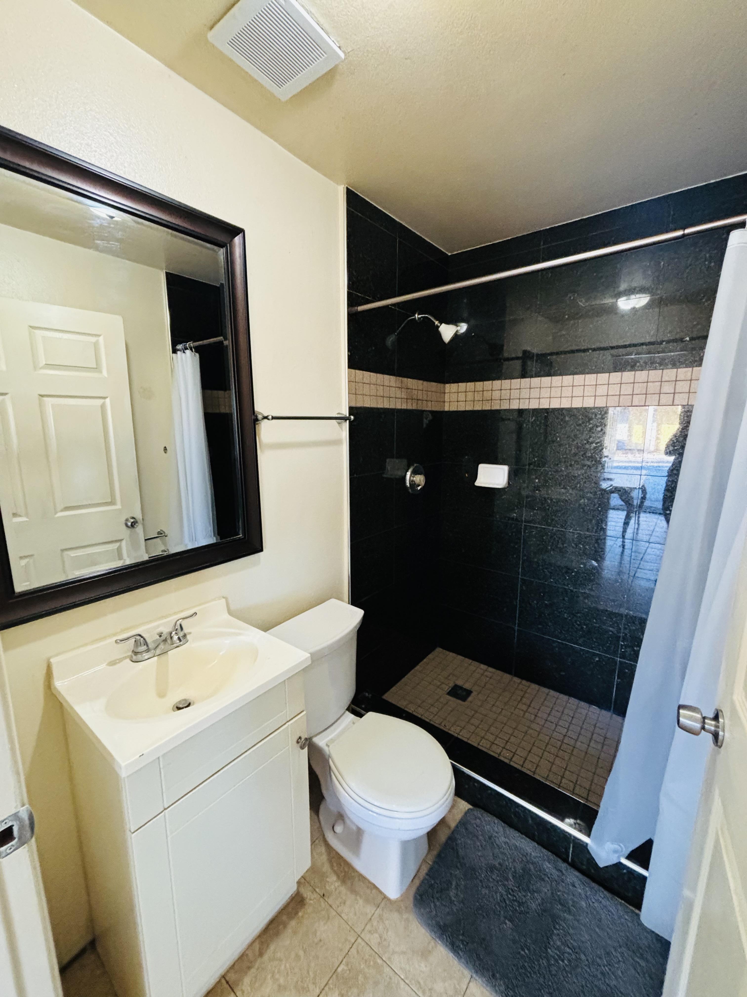 Rooms for rent with private bathroom in Henderson, NV