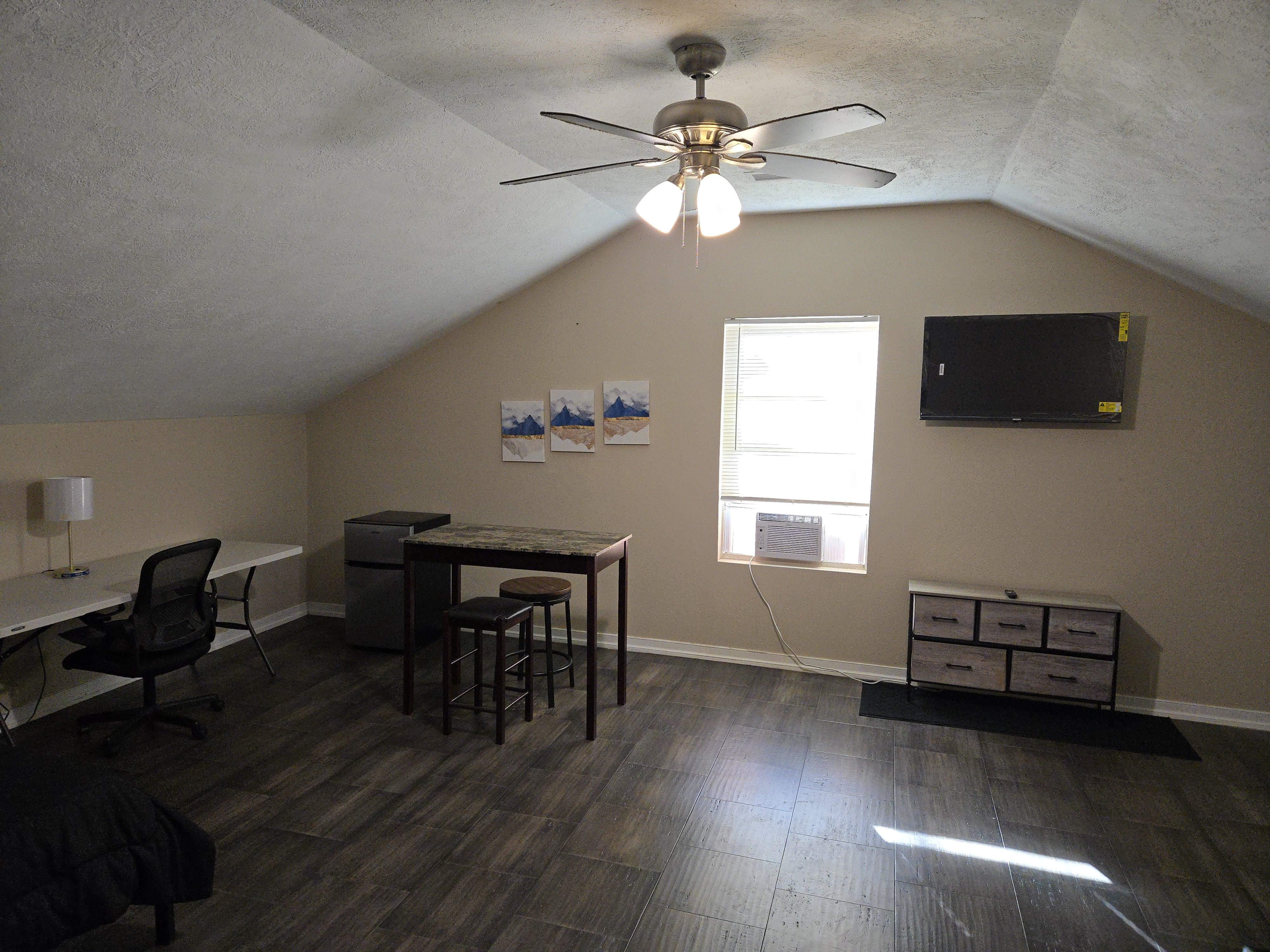 Room for Rent - Beautiful Renovated Home on Quiet Street! Stainless Steel Appliances! Free WiFi!