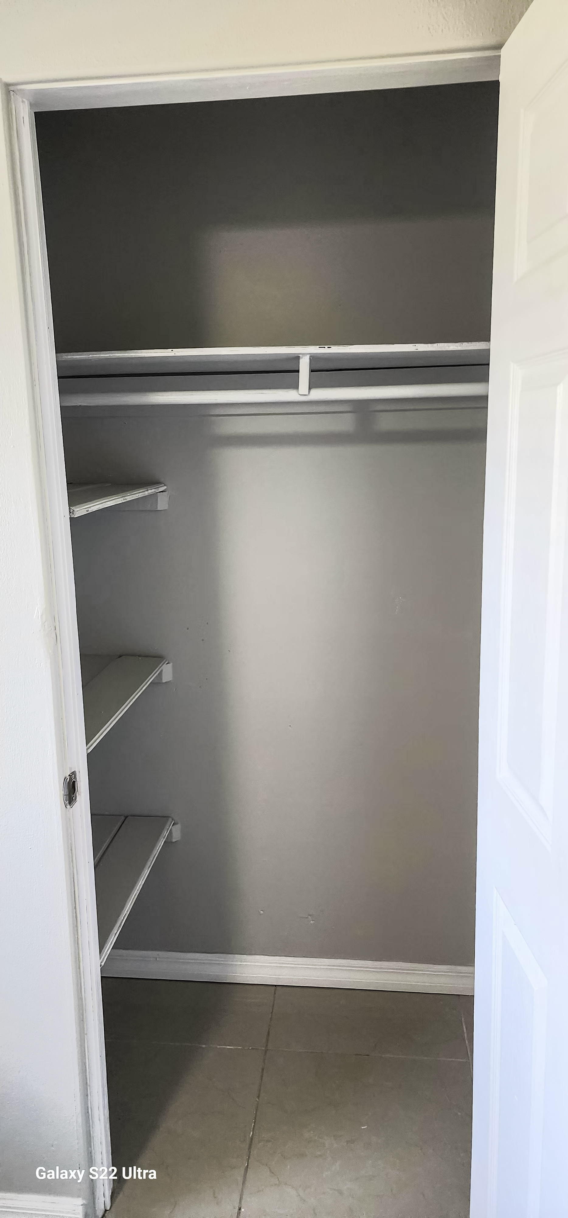 Room for Rent - ZER0 MOVE IN FEE!!! NEAR UCF AND WATERFORD LAKE!!! JOBS EVERYWHERE AROUND!!! NEAR DOWNTOWN ORLANDO and 4 GYMS WITHIN WALKING  DISTANCE!!