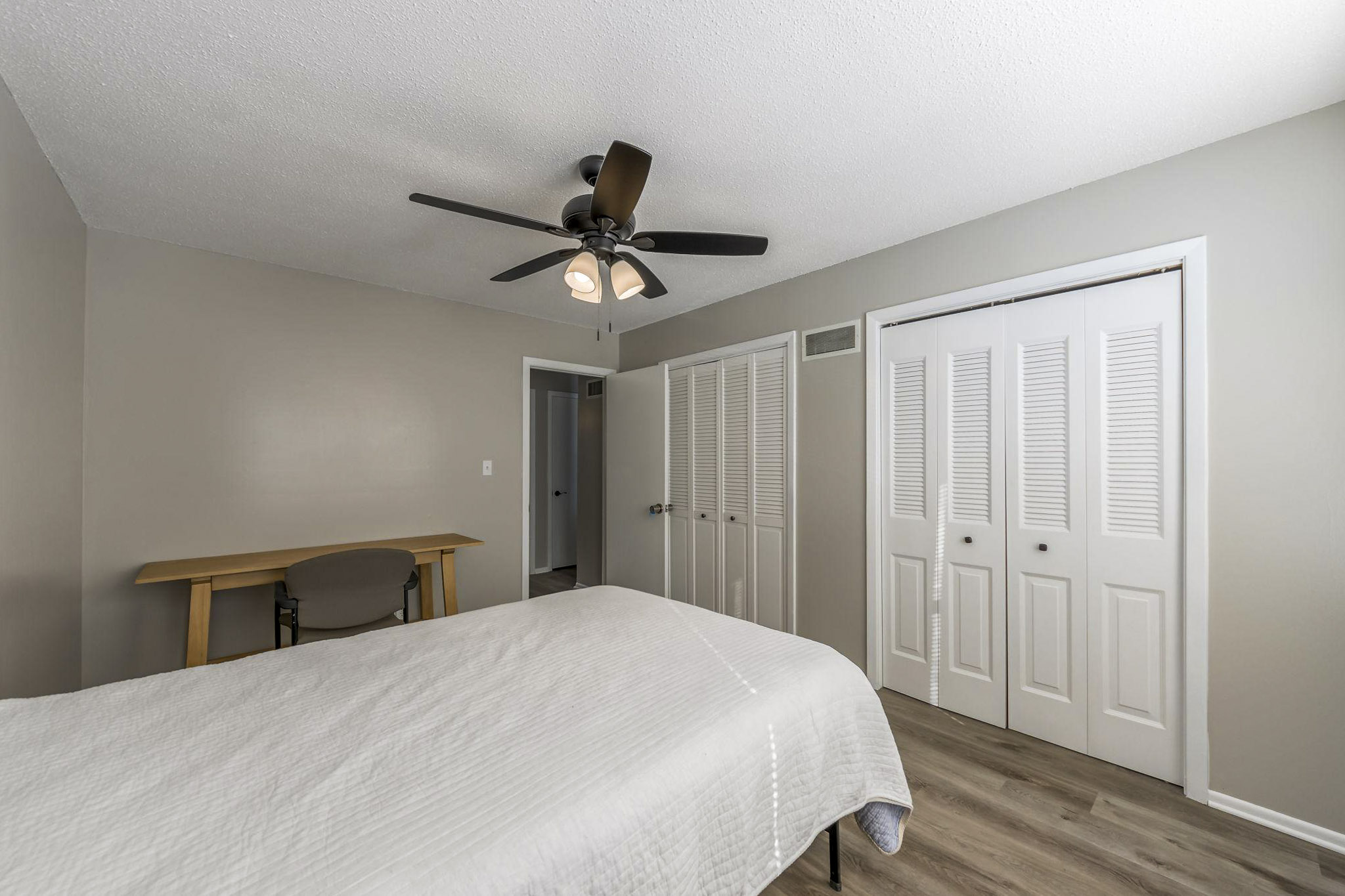 Room for Rent - Peaceful, Hassle-Free Affordable Living -   Near Hwy 291 & NE Chipman Rd -  Restaurants, Parks & Groceries!