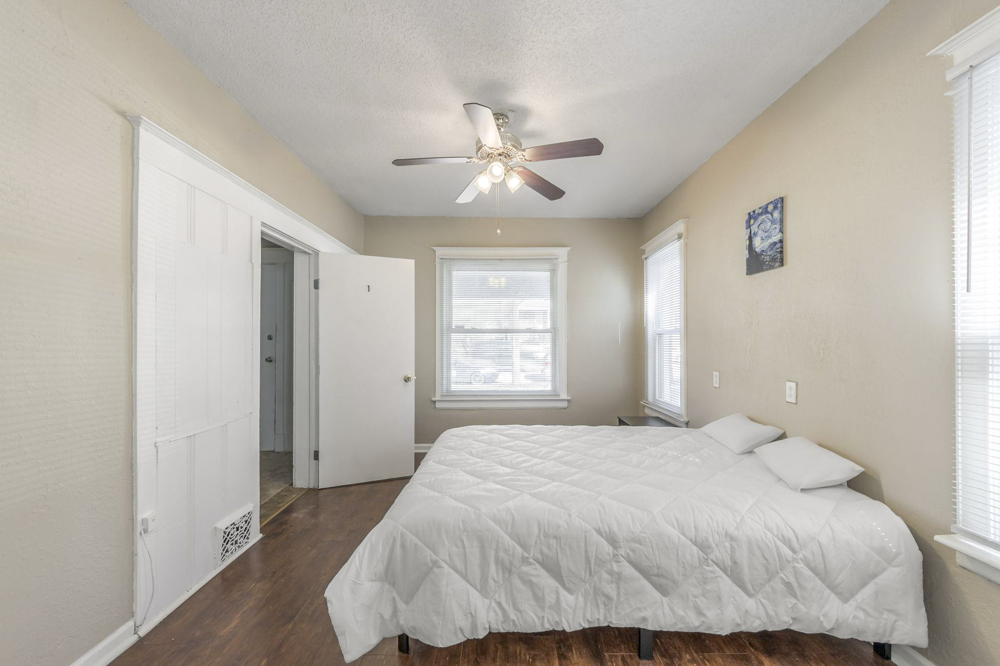 Room for Rent - Homey & comfortable Kansas City House.