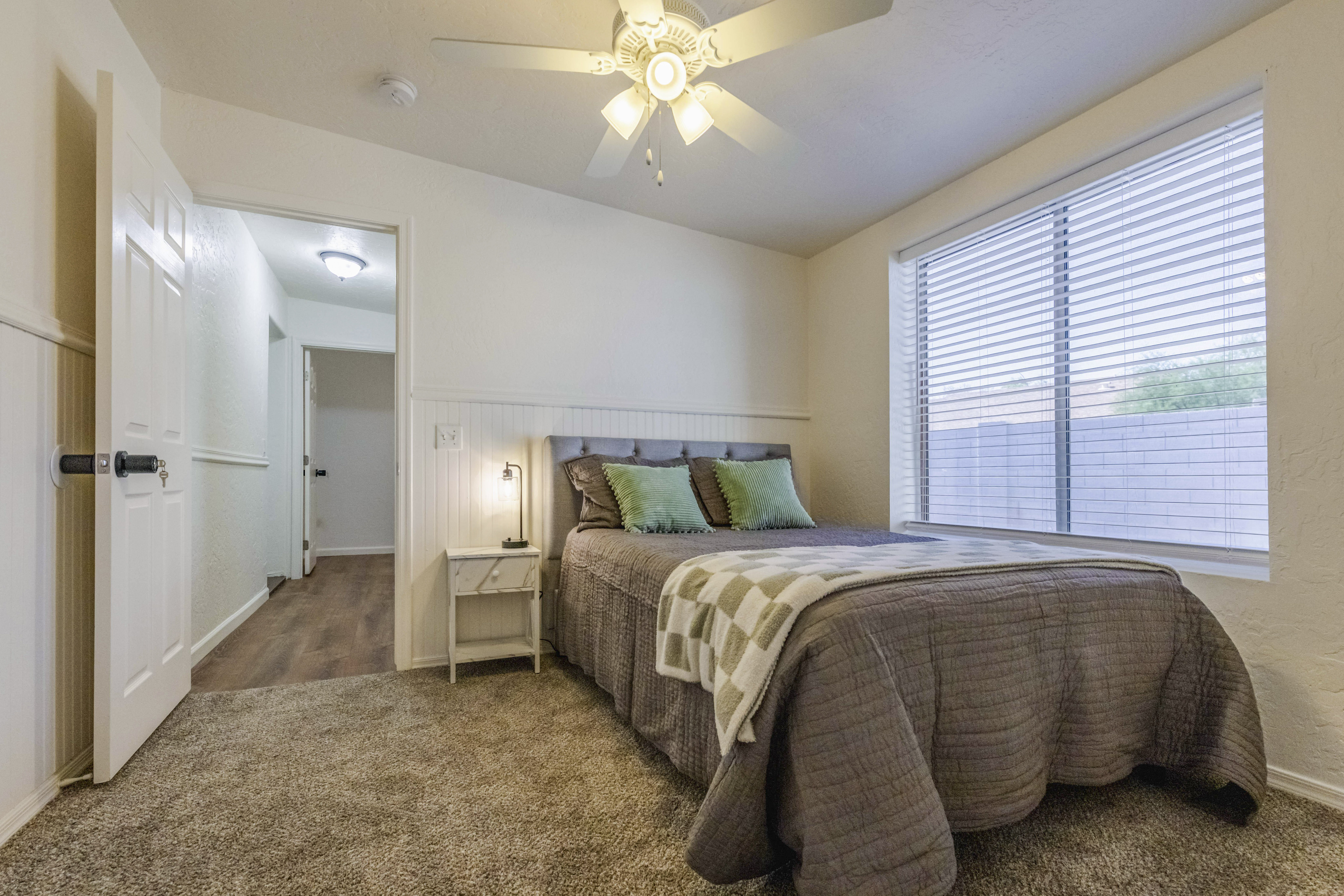 Room for Rent - *Superhost* Rare, Private Suite with full non-shared Bathroom! Stunning home, in quiet East Mesa neighborhood.