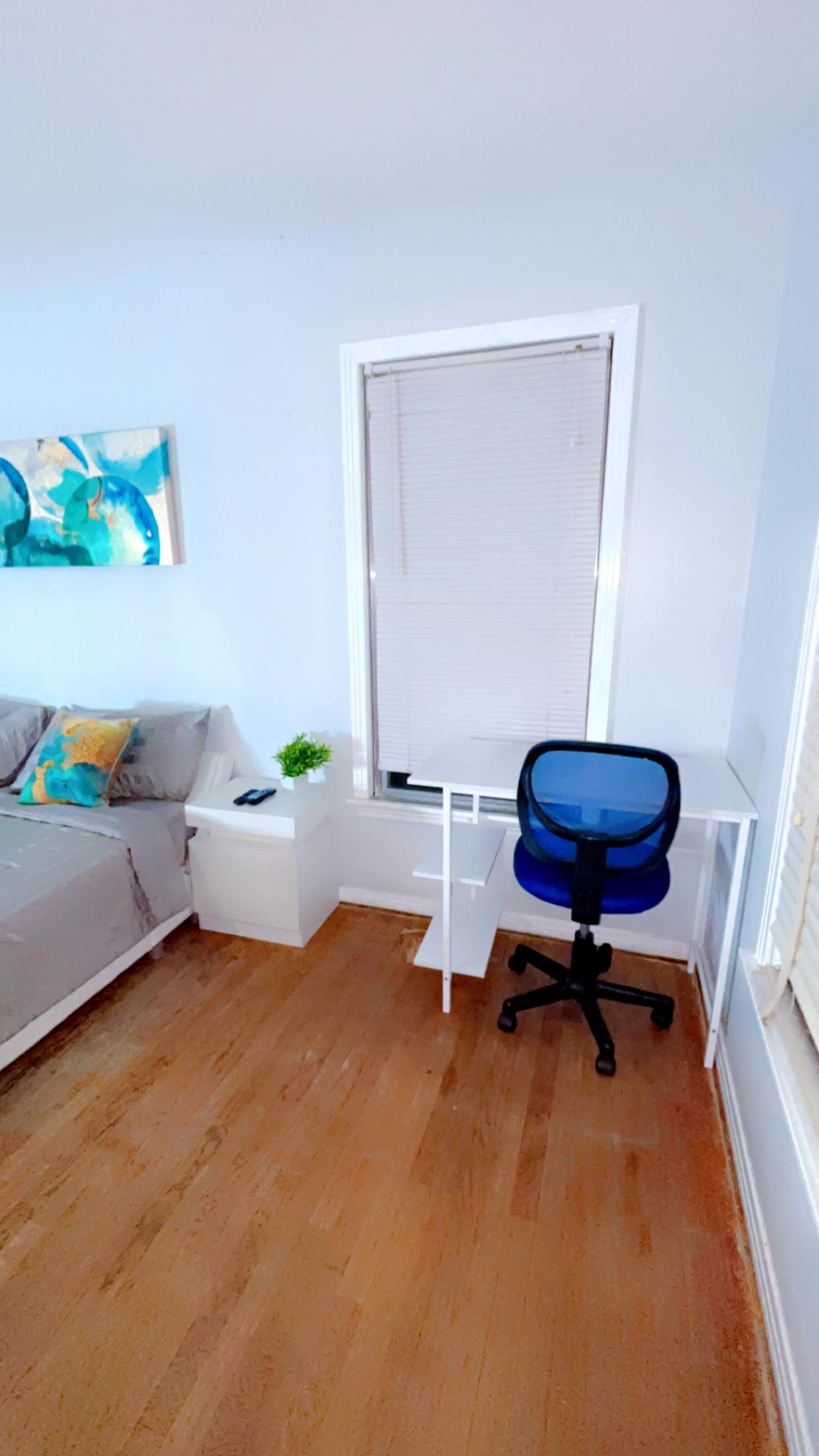 Room for Rent - Comfortable & spacious Dallas House with Workspace