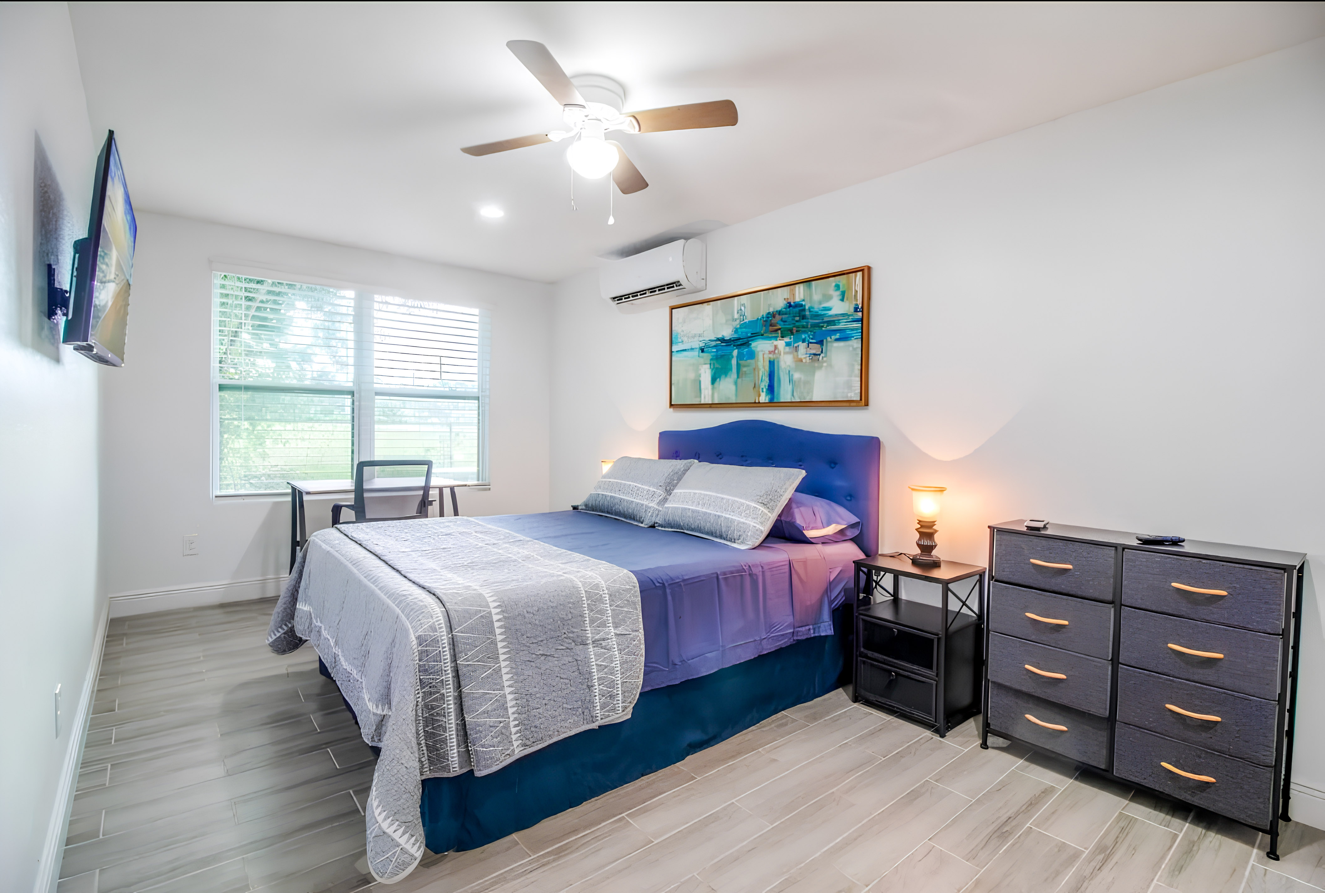 Orlando Duplex / Multiplex with Workspace. Cozy & comfortable PadSplit