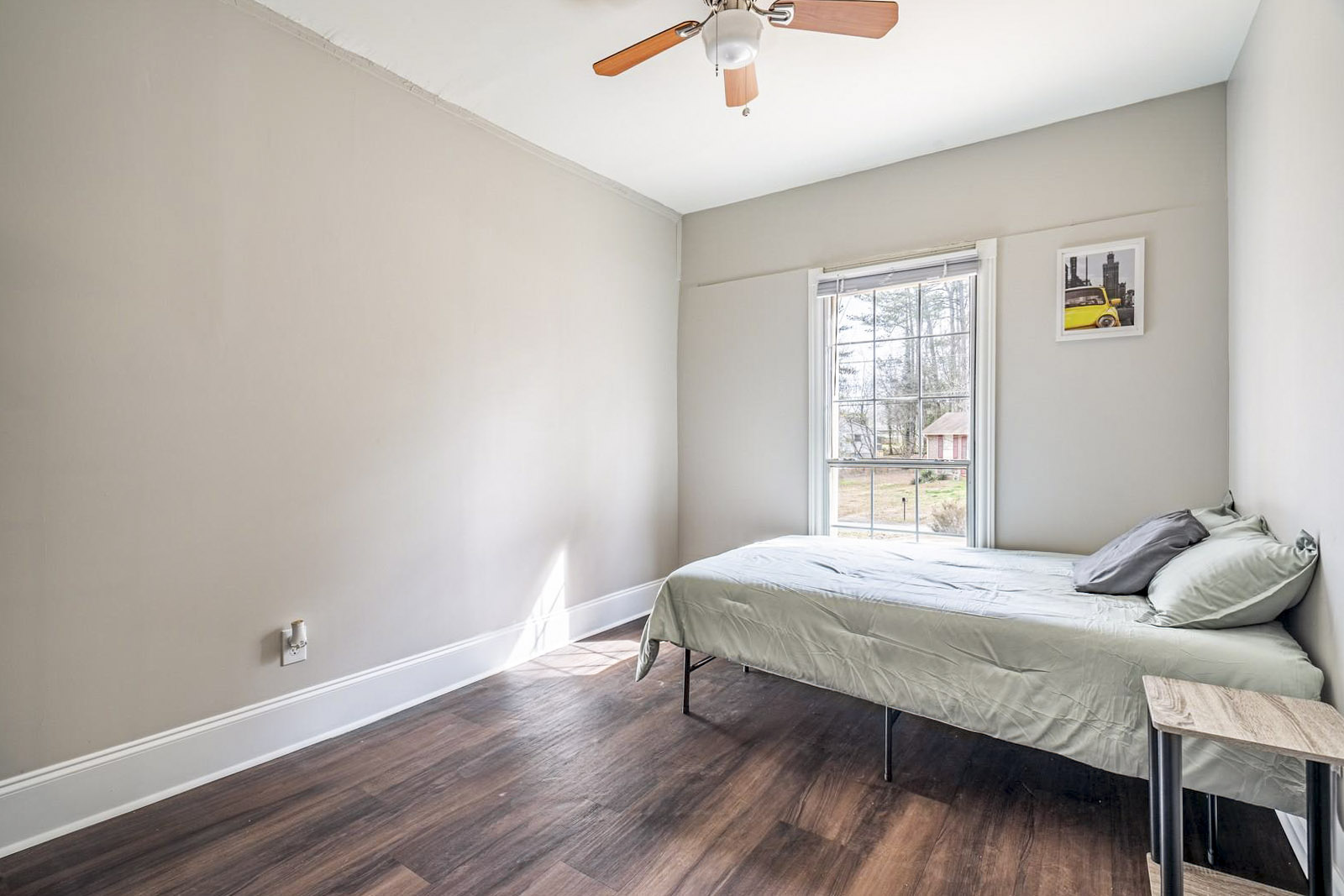 Room for Rent - NEW LISTING  Beautiful Jonesboro Home  Enjoy the sunshine through the HUGE windows! Spacious Bedrooms! Upgraded Finishes! Don’t miss out!