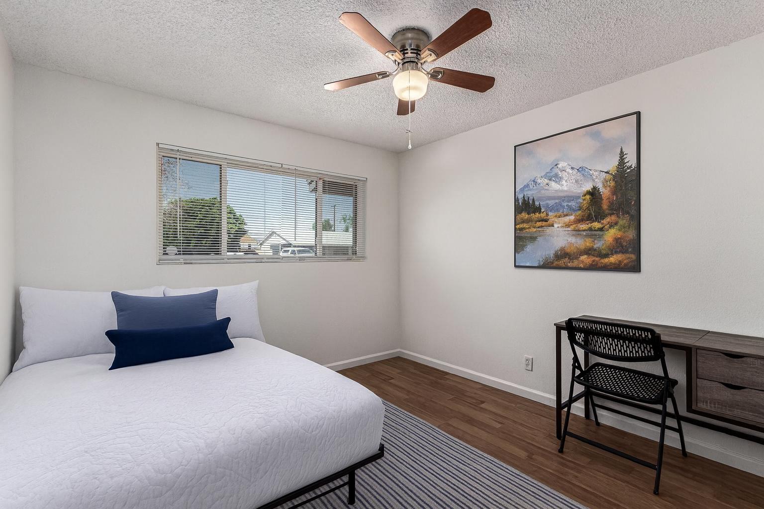 Room for Rent - Newly-Renovated & Comfortable  Home in Mesa –  Close to Transit,  Freeways &  Stores! Experienced Host!