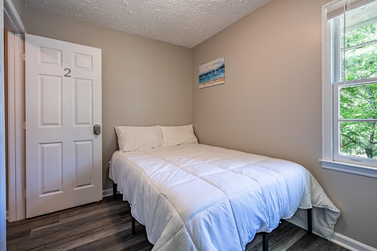 Room for Rent - Embrace the Cozy Life! Ideal House Just Minutes from All That Atlanta Offers!