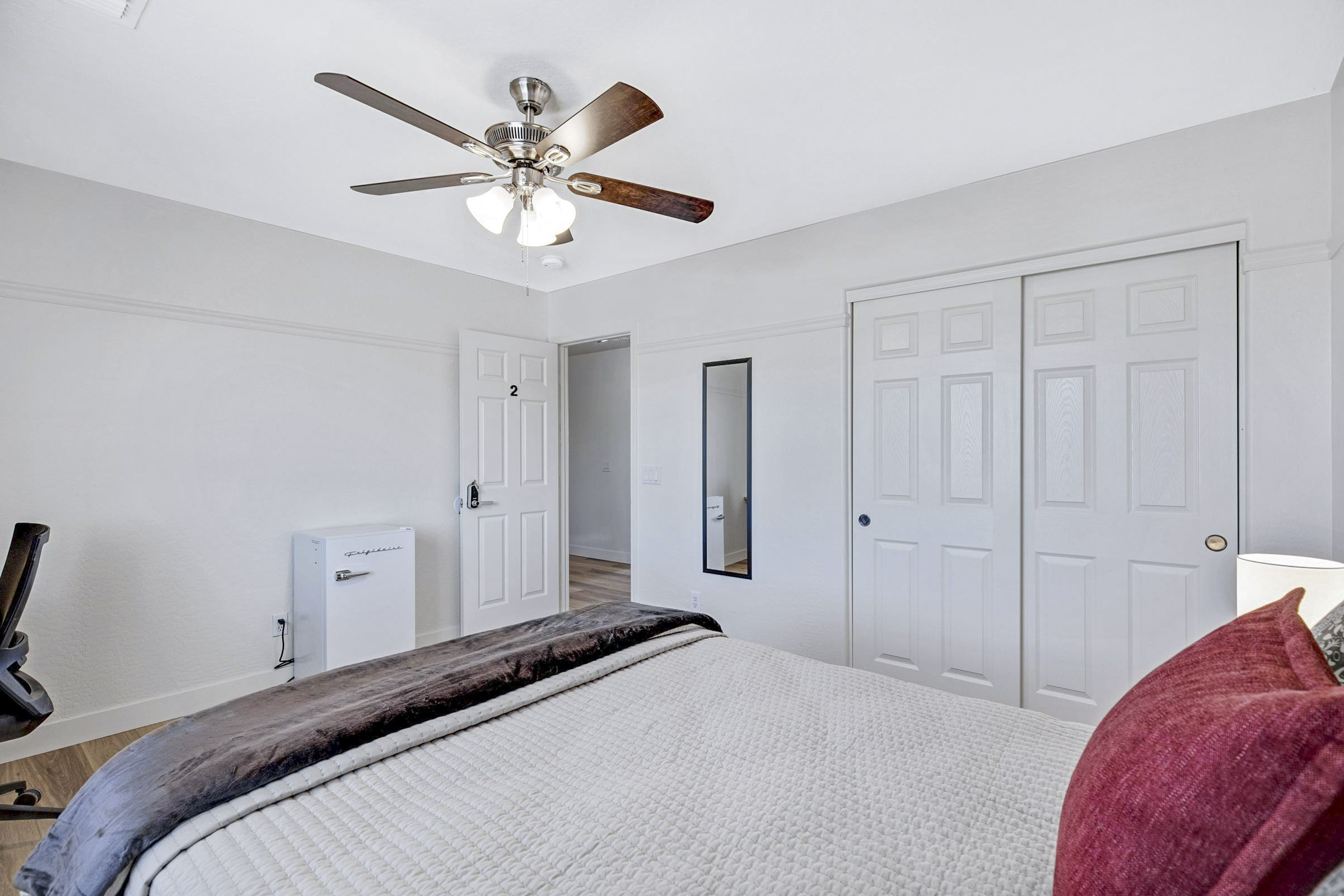 Room for Rent - Queen Creek House with Dining area. Spacious & newly-renovated