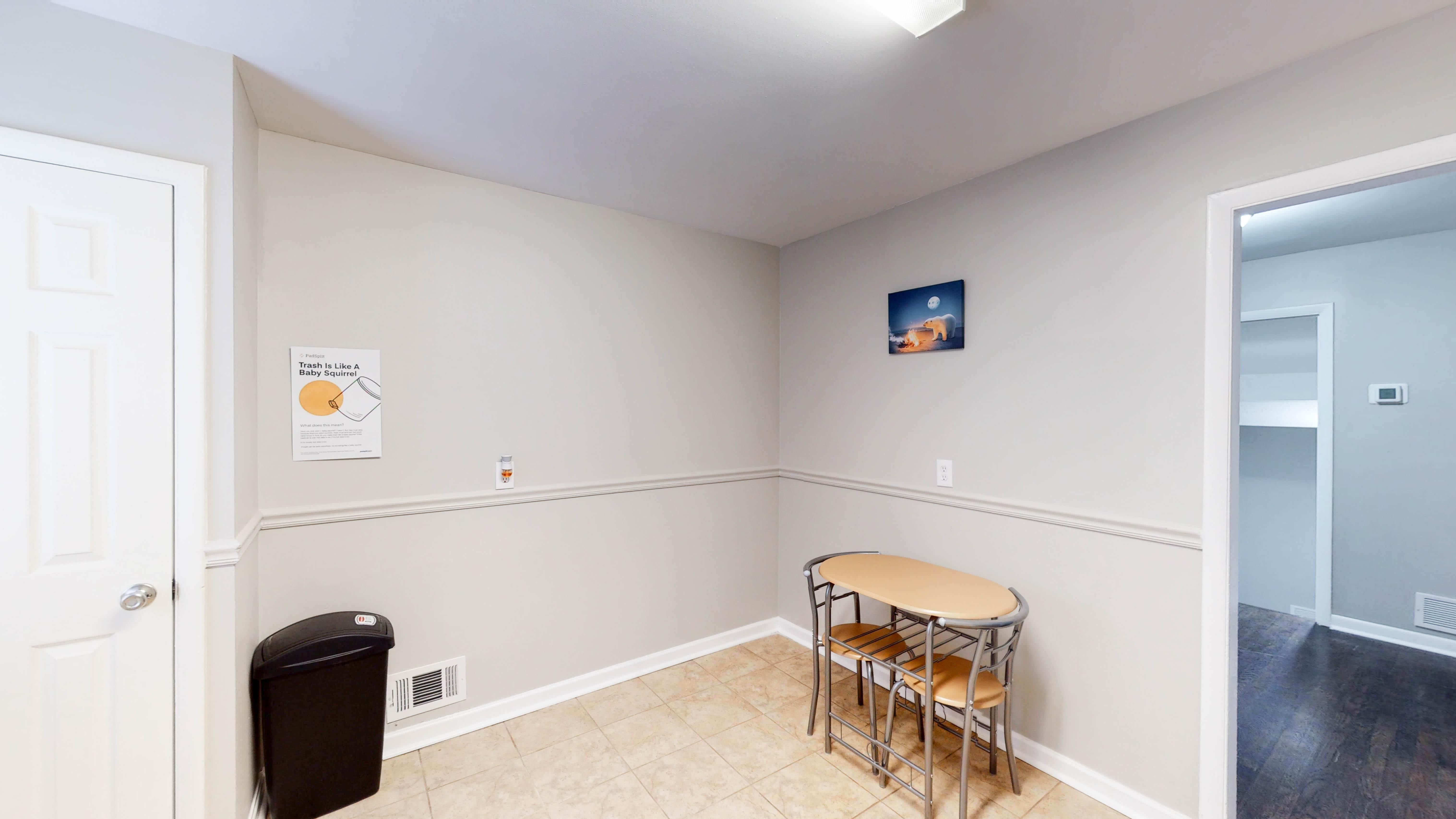 🌼 Find Your Happy Place! Enjoy a Spacious Patio, Yard, and Community ...