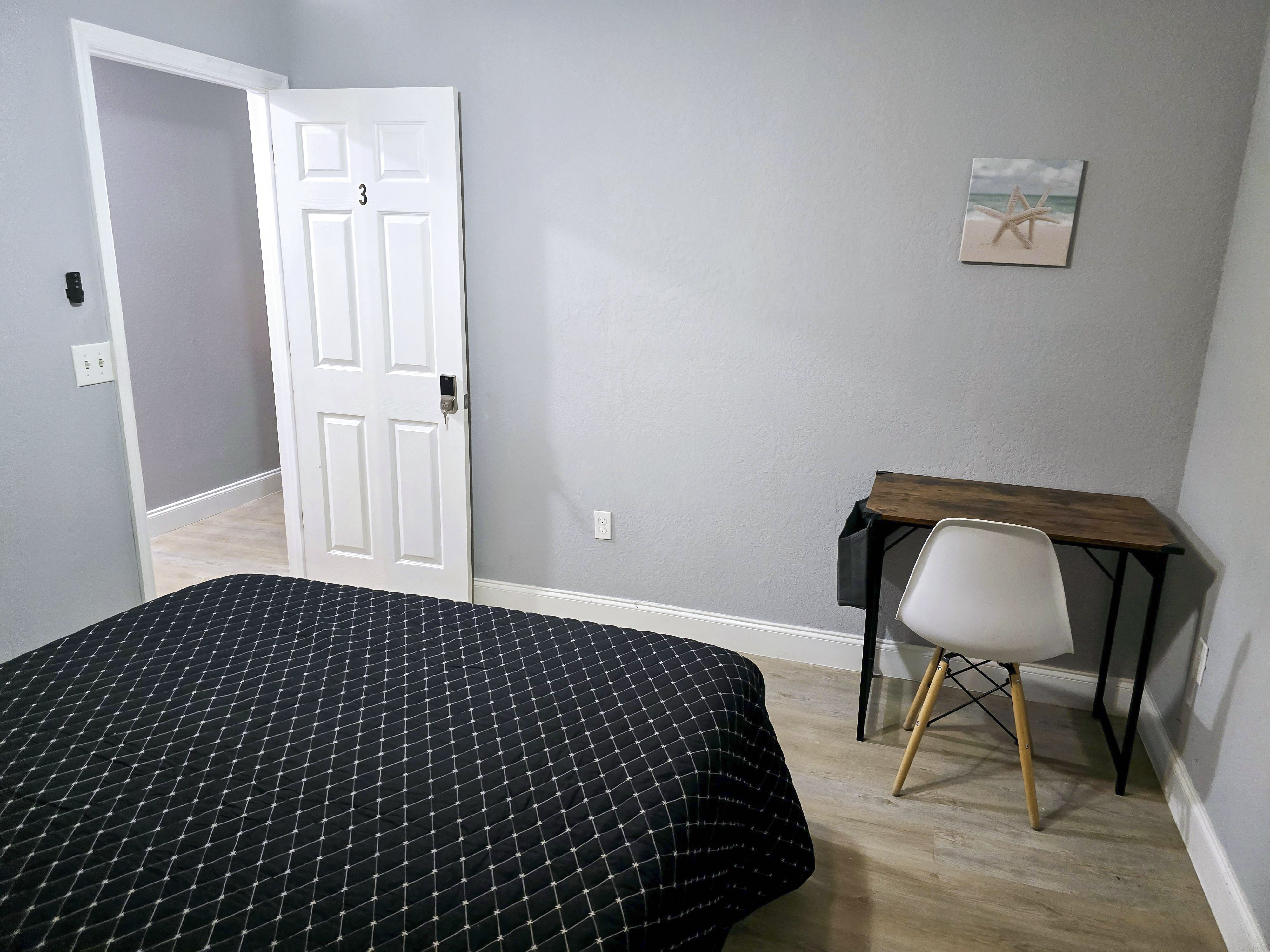 Room for Rent - Beautiful Winter Garden House - Close to Public Transportation