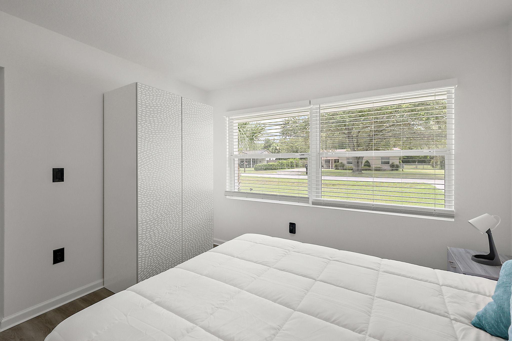 Room for Rent - Modern CoLiving in Oviedo |  All Utilities & Fast Fiber Wi-Fi |  Steps to Transit, Shopping, & More! |  Security System|Secure, Private Furnished Rooms  | Private Parking