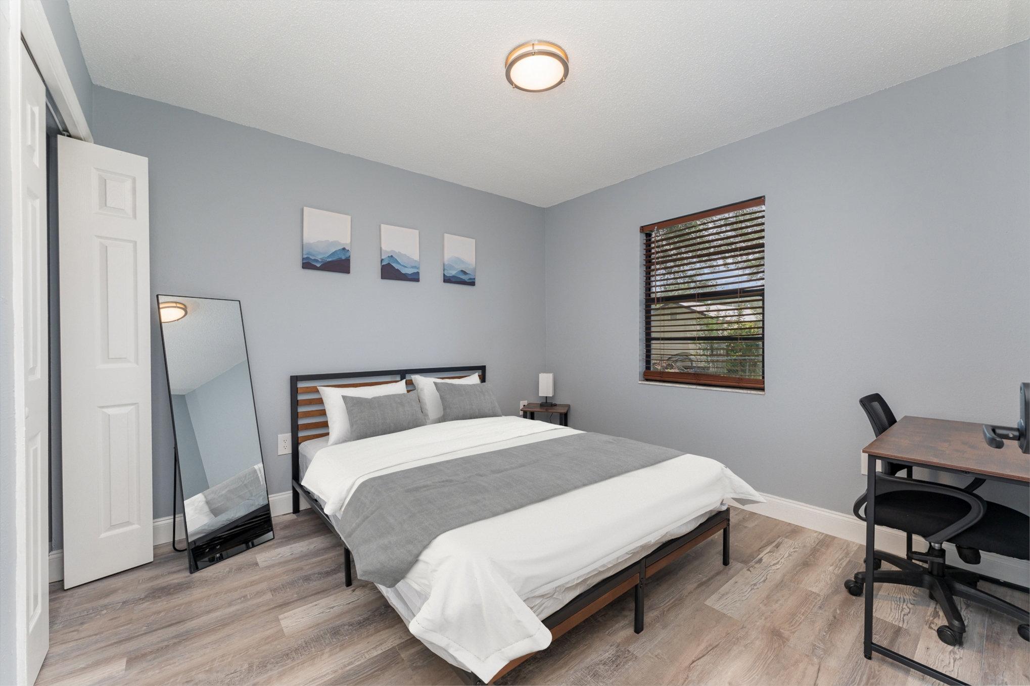 Room for Rent - Spacious & Modern home in Lakeland with Dining Area - Ideal Home for Comfort