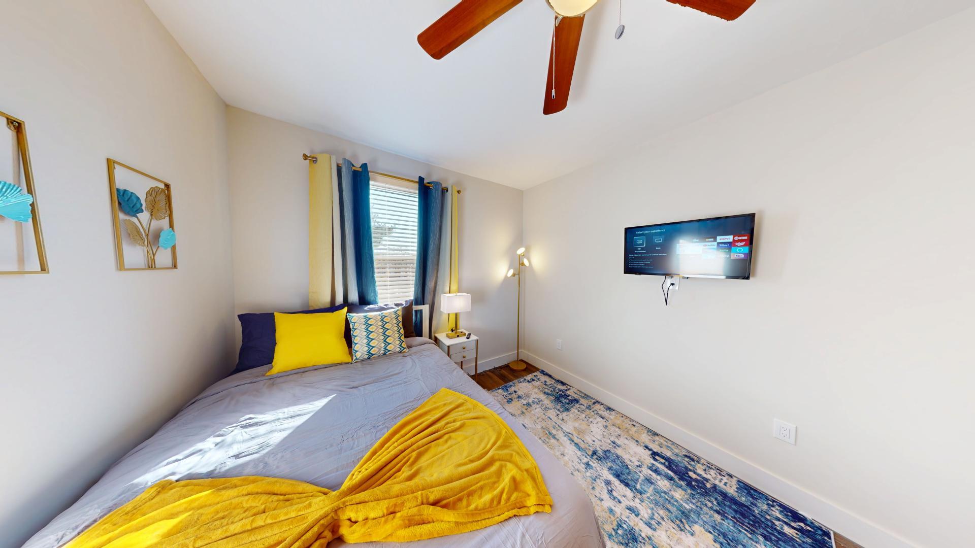 Room for Rent - ***Stunning Rowhome Minutes from Coppin State University, Johns Hopkins University, and BioPark - Open, Airy, and Luxurious with Beautiful High-Quality Finishes!***