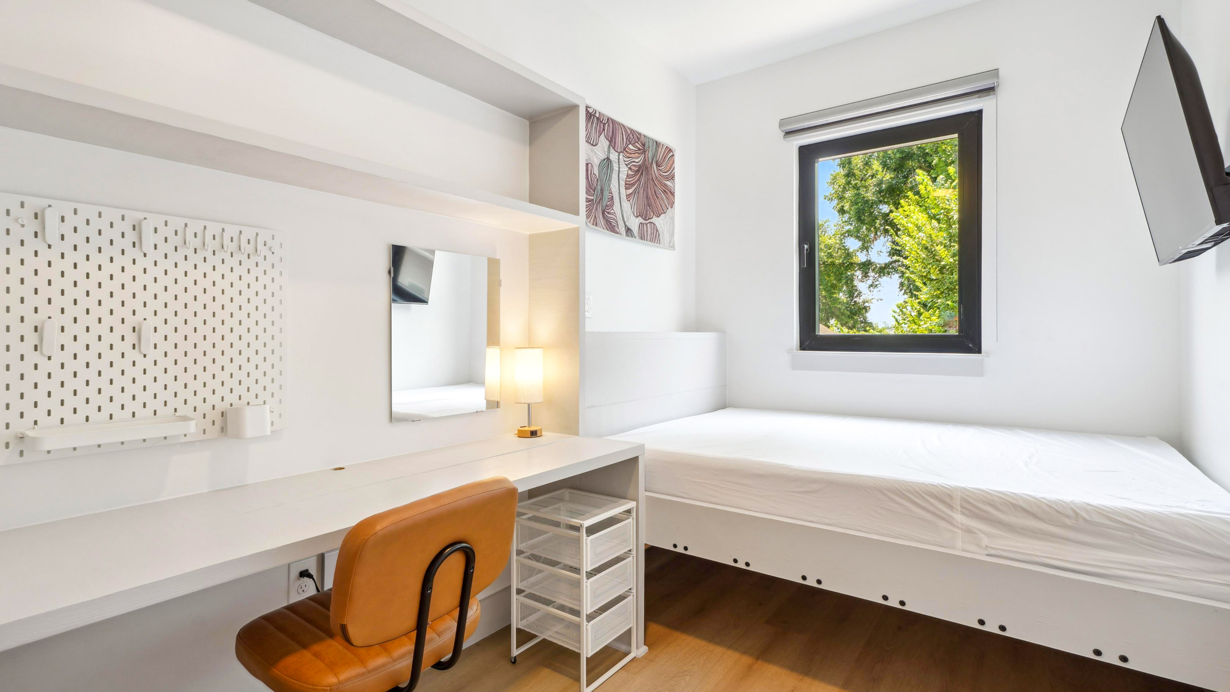 Room for Rent - Modern new construction home