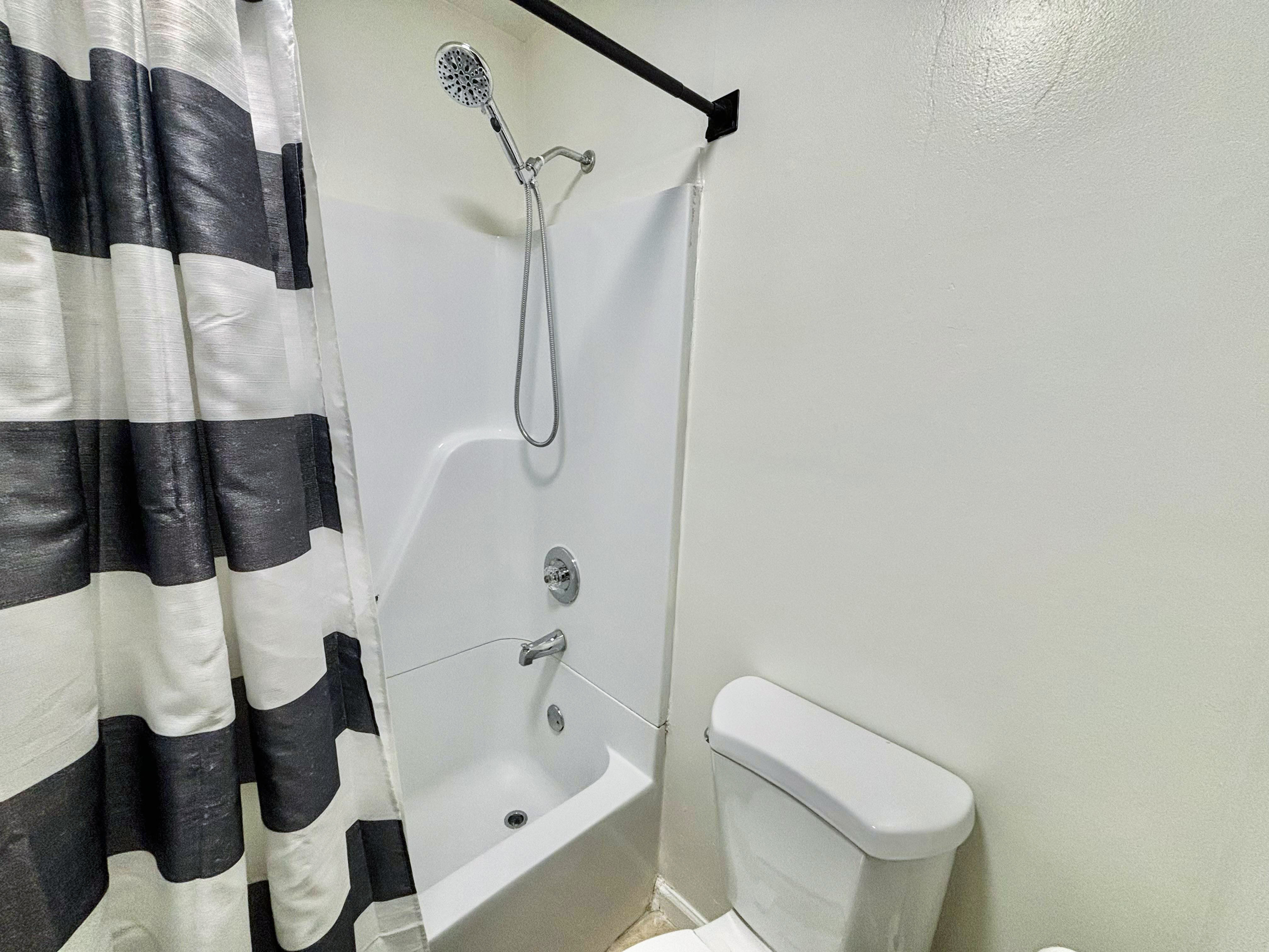 Furnished room for rent in South Gresham, Atlanta — Candace photo 5