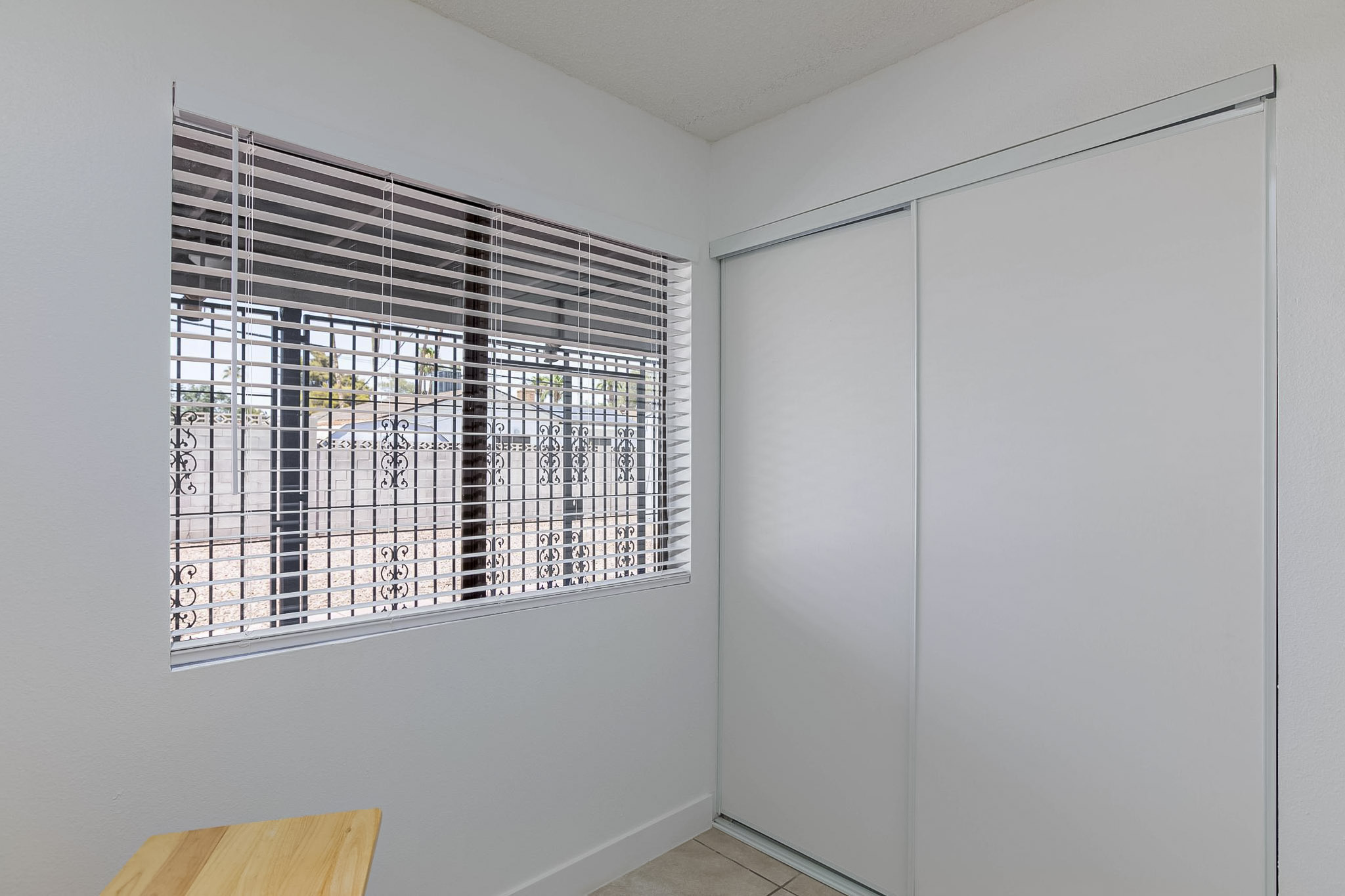 Room for Rent - Comfortable & newly-renovated Las Vegas House with Patio, porch and large bedrooms