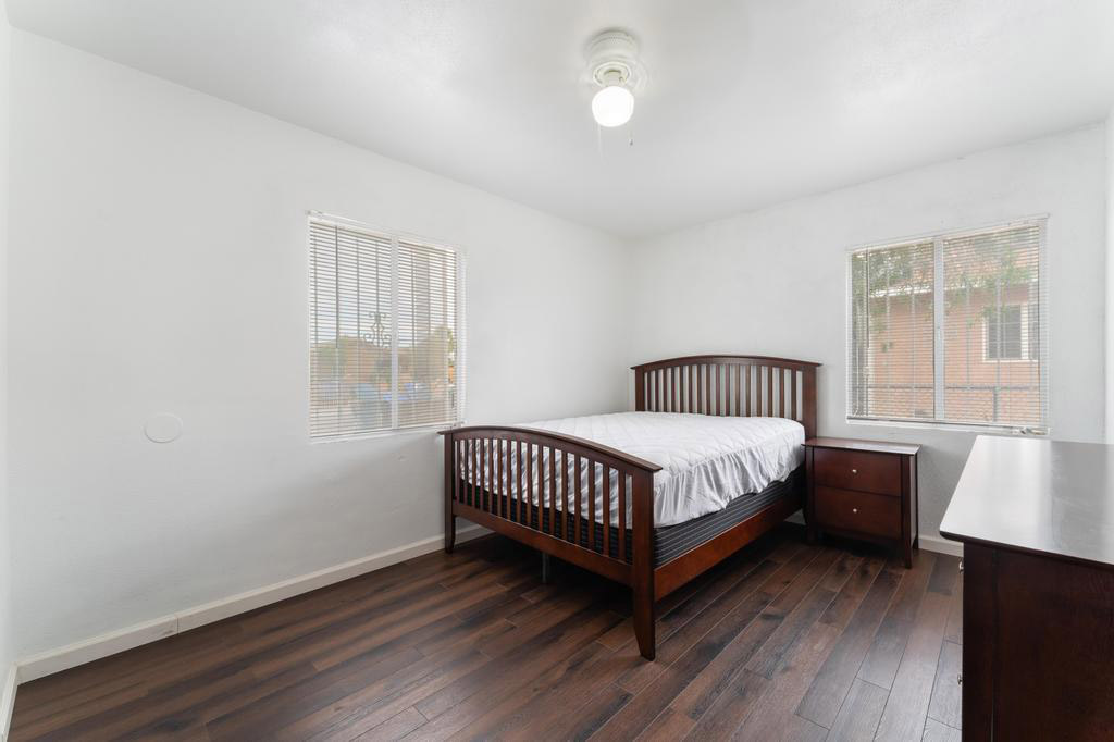 Room for Rent - Move in today! Cozy & homey North Las Vegas House with Dining area.