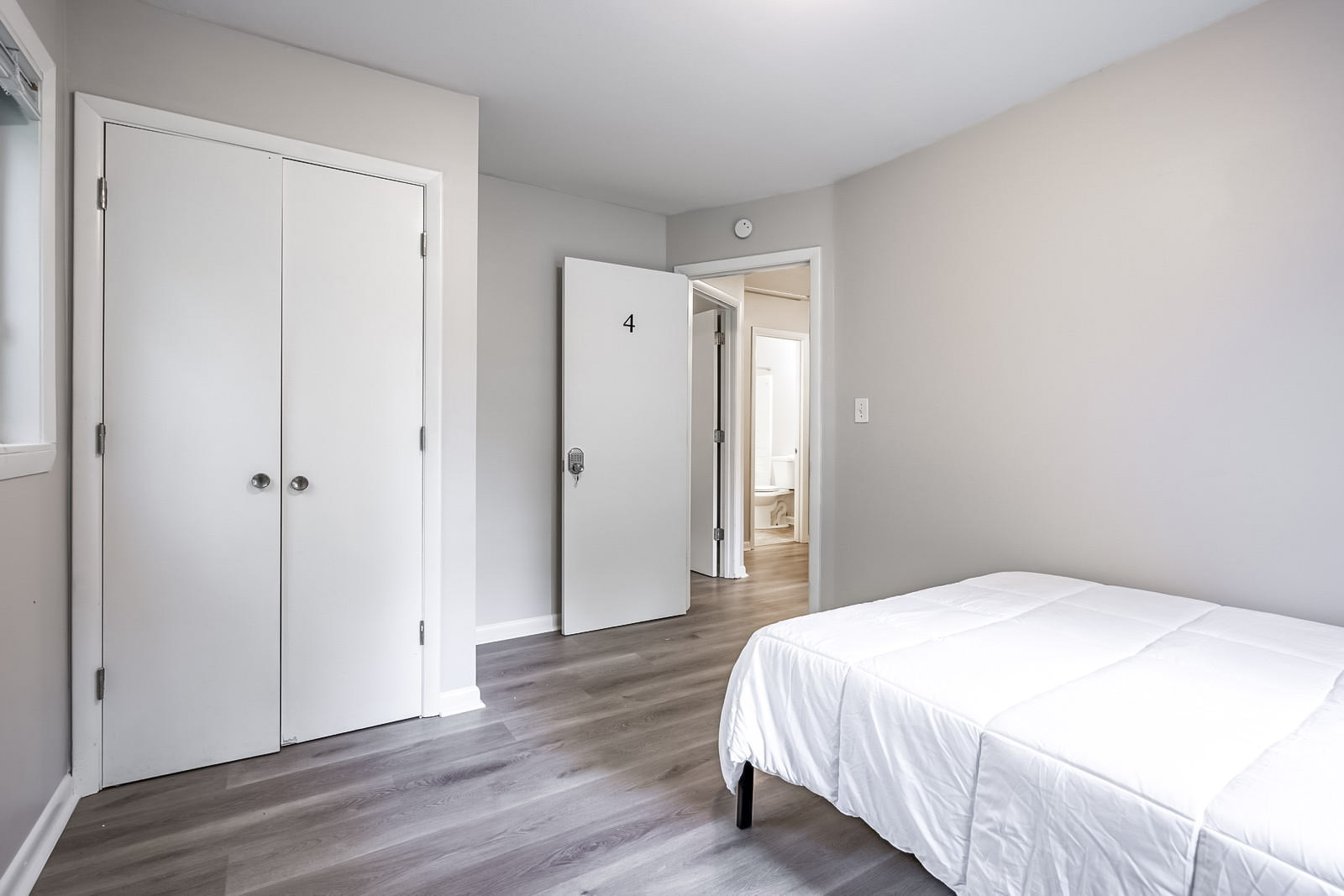 Room for Rent - Uncover Your Perfect Match: Beautiful Retreat