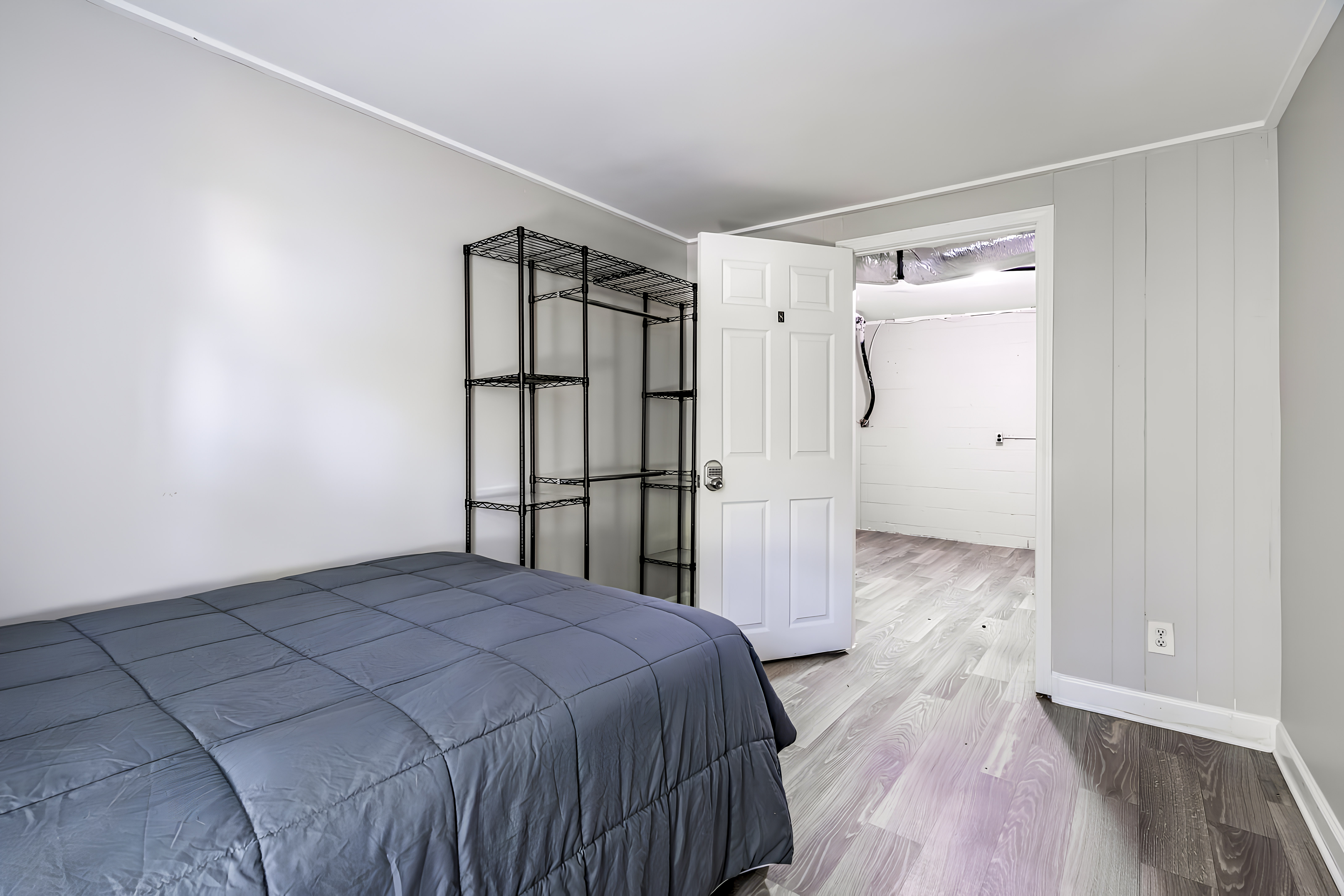 Room for Rent - Shared Space with Comfort & Convenience!